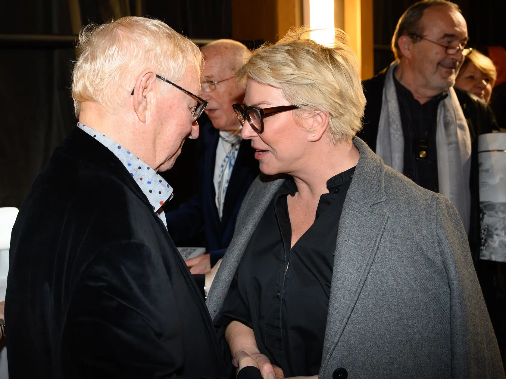 Legendárny Karol Čálik pred pár dňami oslávil 80. narodeniny a zároveň pokrstil knižku. Takto to na oslave vyzeralo...