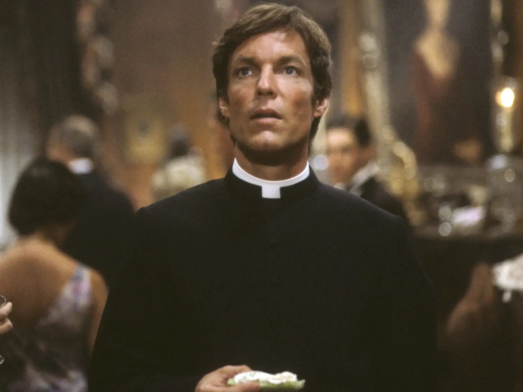 Srdcia žien si Richard Chamberlain získal postavou zamilovaného katolíckeho kňaza Ralpha de Bricassarta v romantickom televíznom seriáli The Thorn Birds (Vtáky v tŕní, 1983). O hlavnú ženskú úlohu Meggie sa uchádzali v tom čase aj hollywoodske herečky Olivia Newton-John a Michelle Pfeiffer. Napokon si rolu vybojovala krehká Rachel Ward.