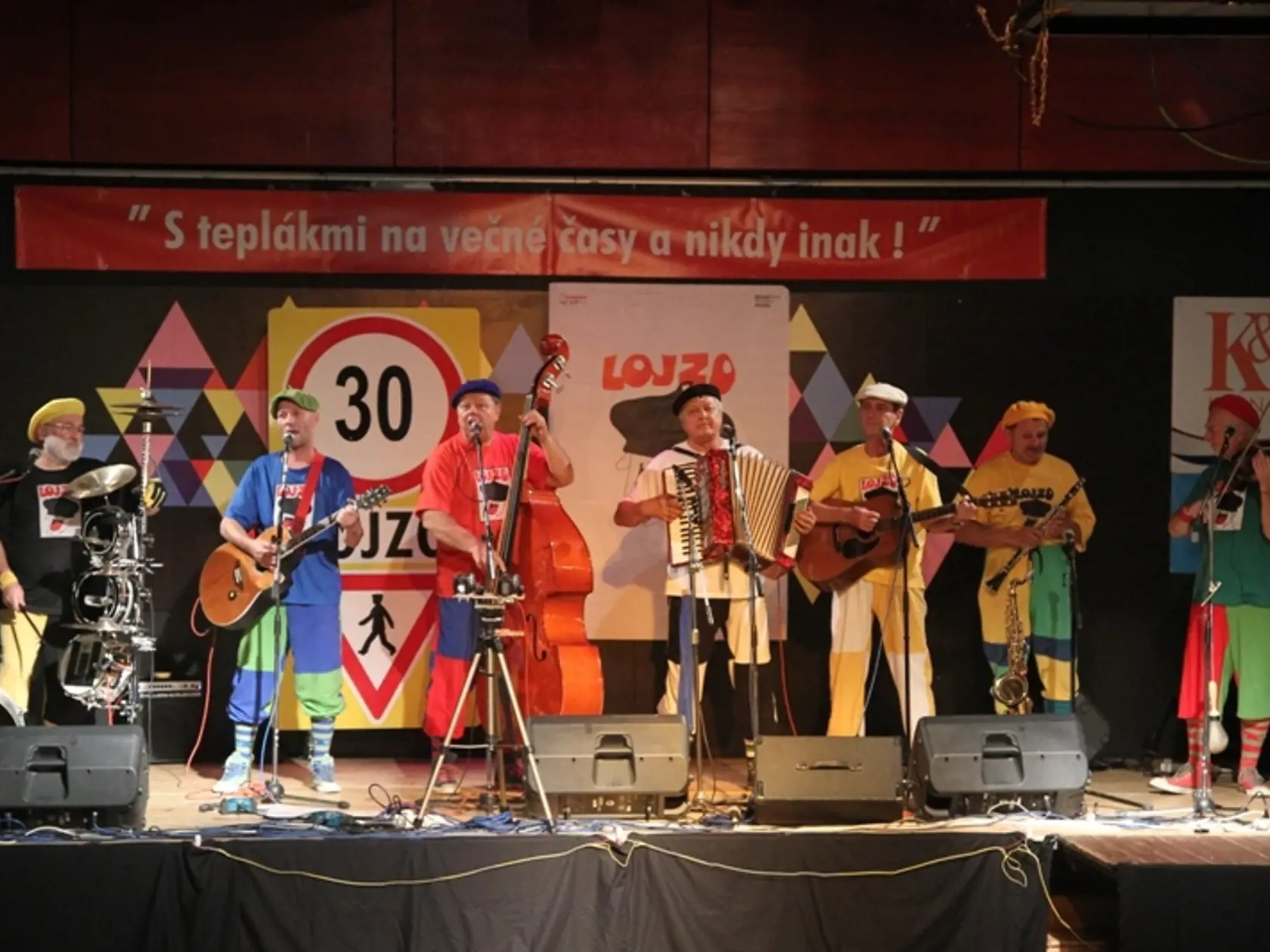 Tepláková kapela:
Lojzo-vci sú tým
charakteristickí.