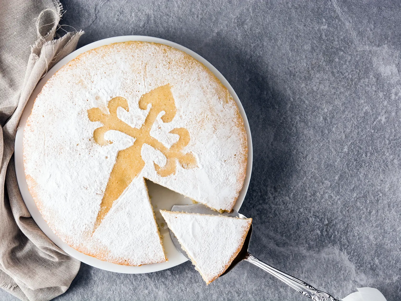 Tarta de Santiago je výborná pochúťka!