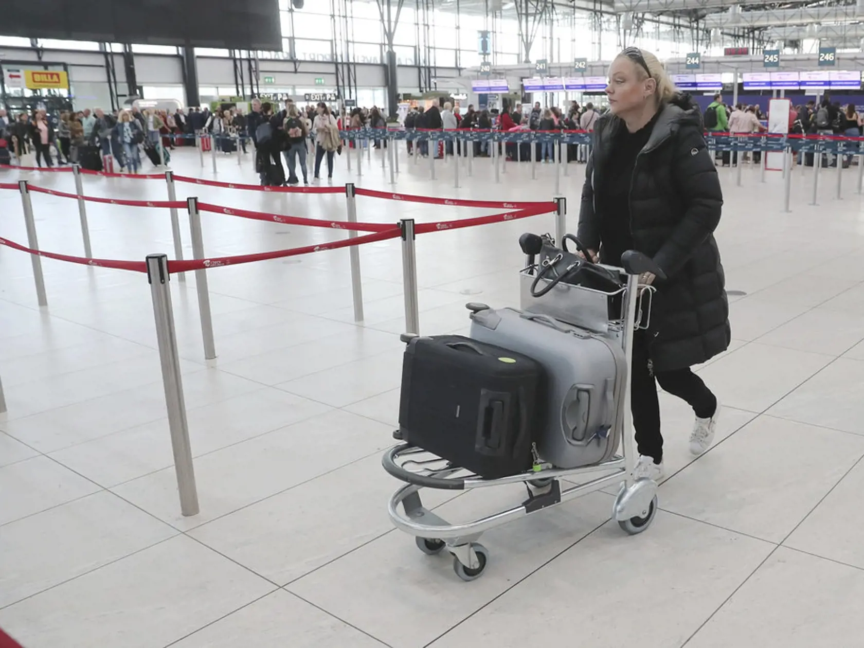 Dominika Gottová hneď na druhý deň po pohrebe svojho otca odletela do Fínska.
