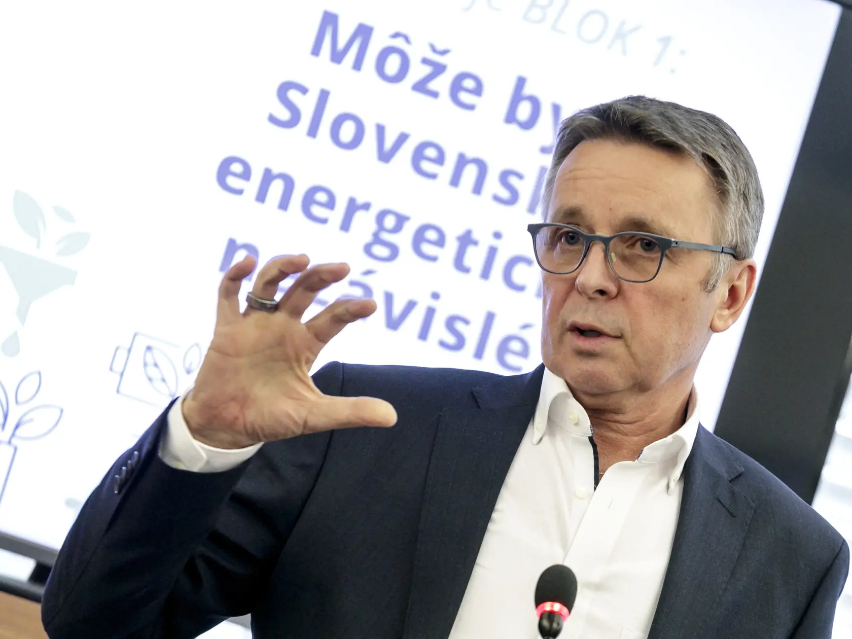 Ukázalo sa teda, že fámy okolo stretávania sa rôznych ľudí boli nakoniec pravdivé: "Rozprávame sa medzi sebou, viacerí to máme otvorené. Je to otázne. Keď budeme mať kvalitné tváre, ktoré budú mať výtlak a nezačínajú z bodu nula, dlhú kampaň nepotrebujeme."