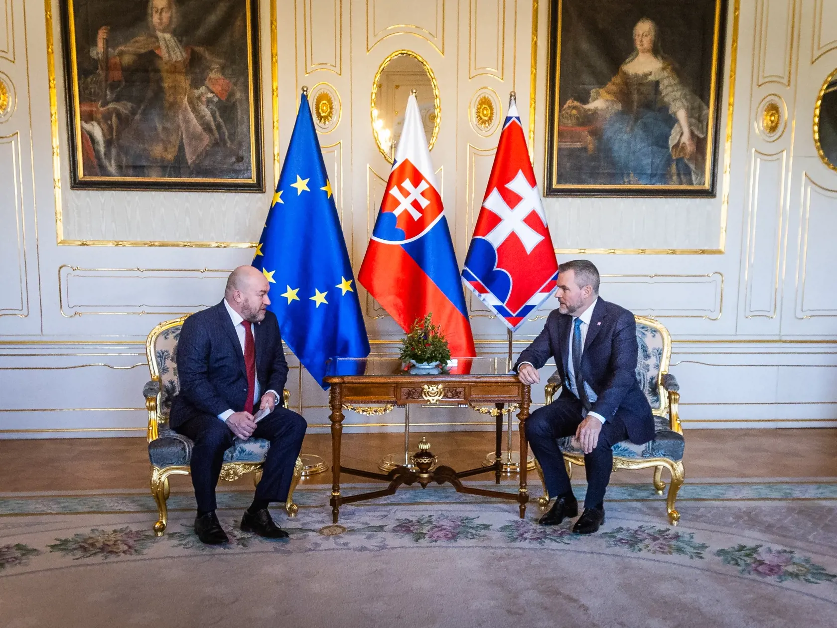 Prezident Slovenskej republiky Peter Pellegrini prijal poslanca Národnej rady SR Rudolfa Huliaka. Na snímke Rudolf Huliak a Peter Pellegrini.