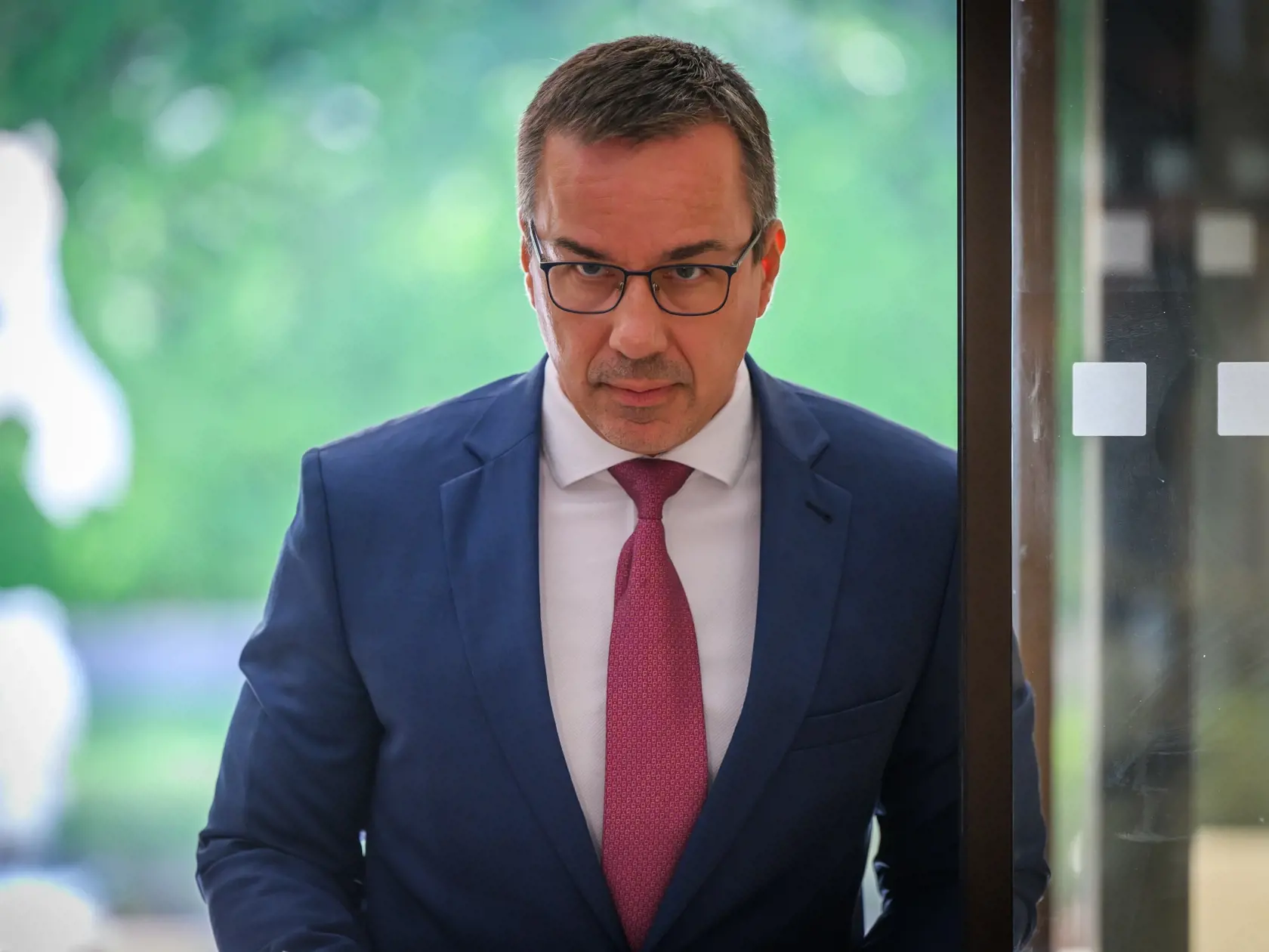 Na snímke minister práce, sociálnych vecí a rodiny SR Erik Tomáš (Hlas-SD)
