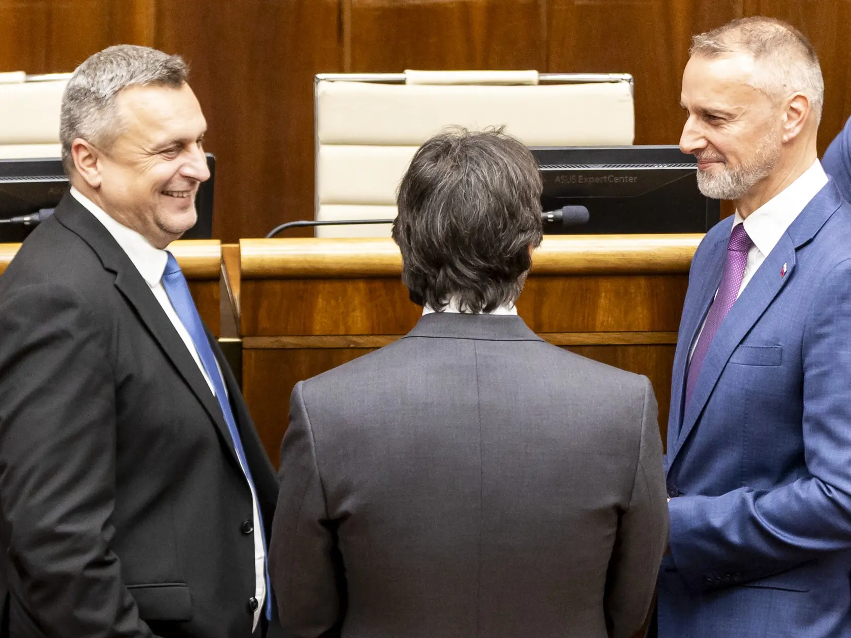 Tajná voľba Richarda Rašiho (Hlas) za predsedu NR SR. Na snímke je Richard Raši, Andrej Danko a Robert Kaliňák. 
 