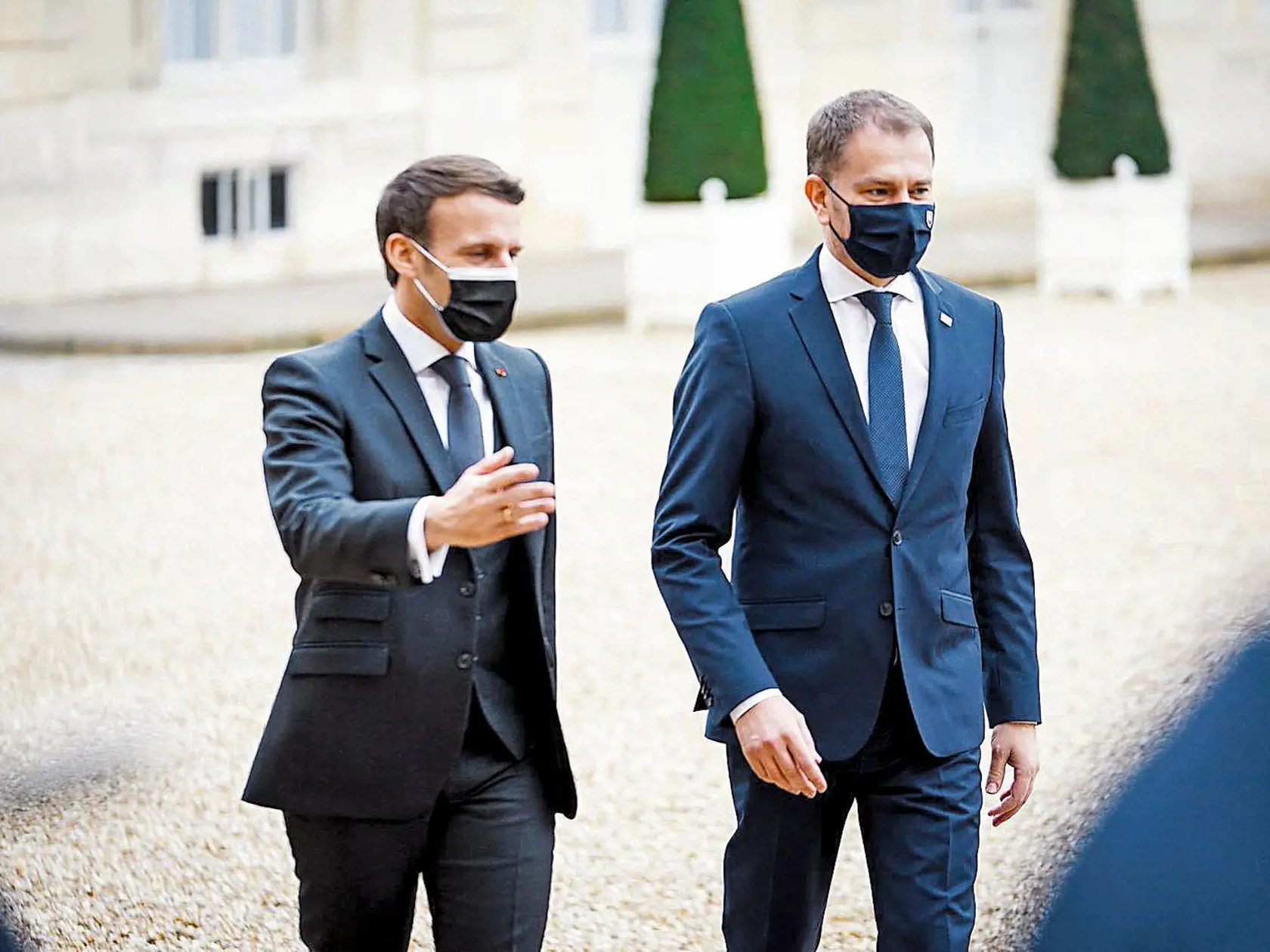 Minister hospodárstva Richard Sulík sa ponúkol, že prevezme rezort zdravotníctva. Igor Matovič reagoval kritikou.