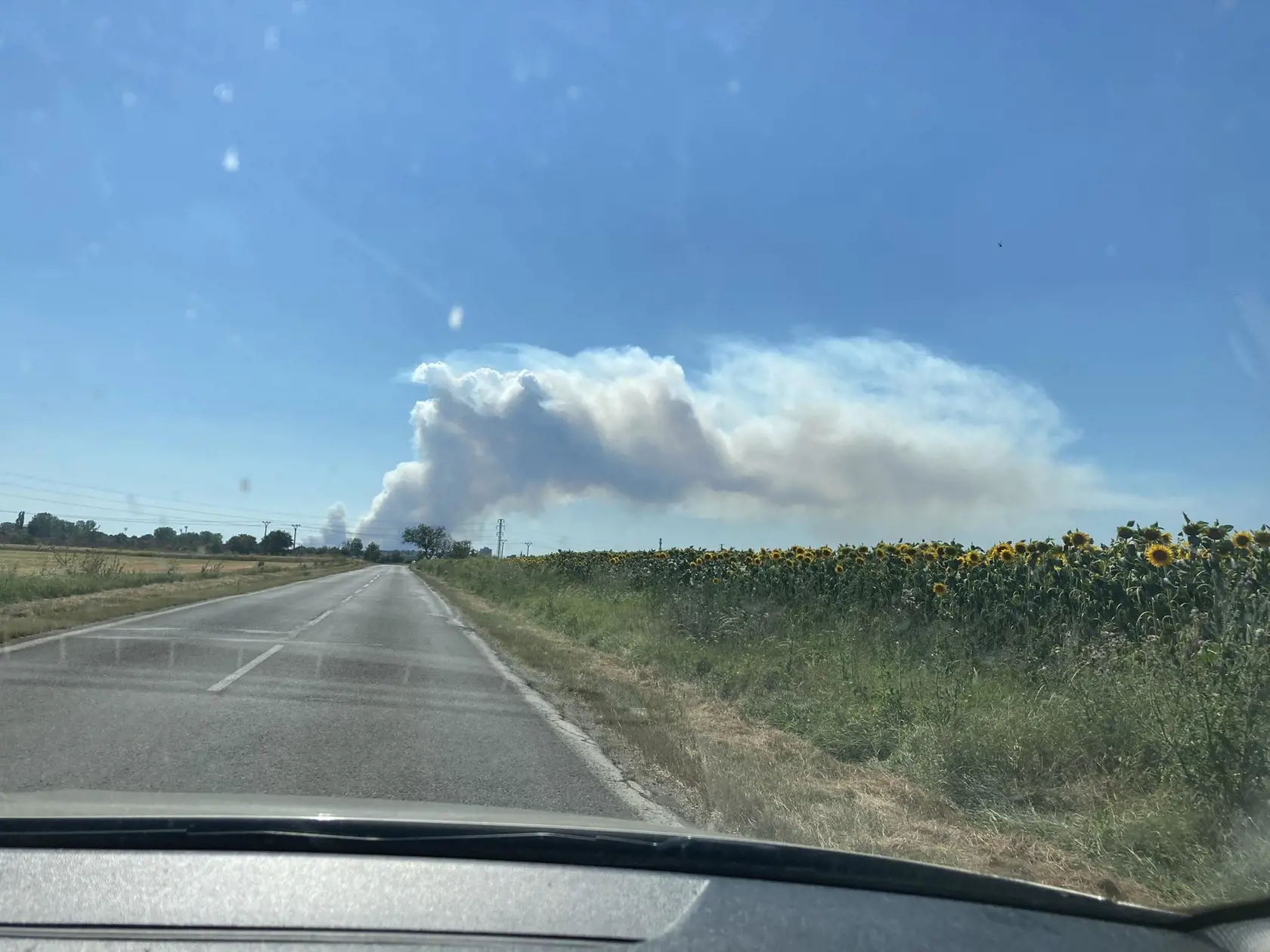 Neďaleko Bratislavy vypukol požiar.