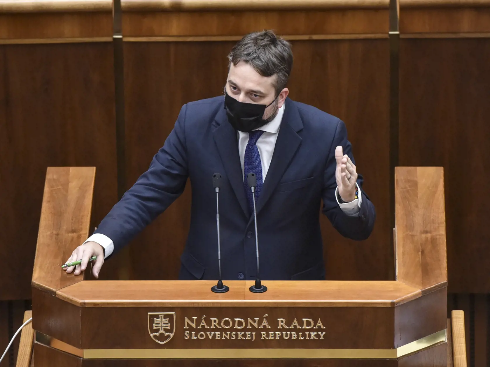 Na snímke poslanec NR SR Ľuboš Blaha (SMER-SD) počas 16. schôdze Národnej rady Slovenskej republiky, 20. októbra 2020 v Bratislave. FOTO TASR - Pavol Zachar