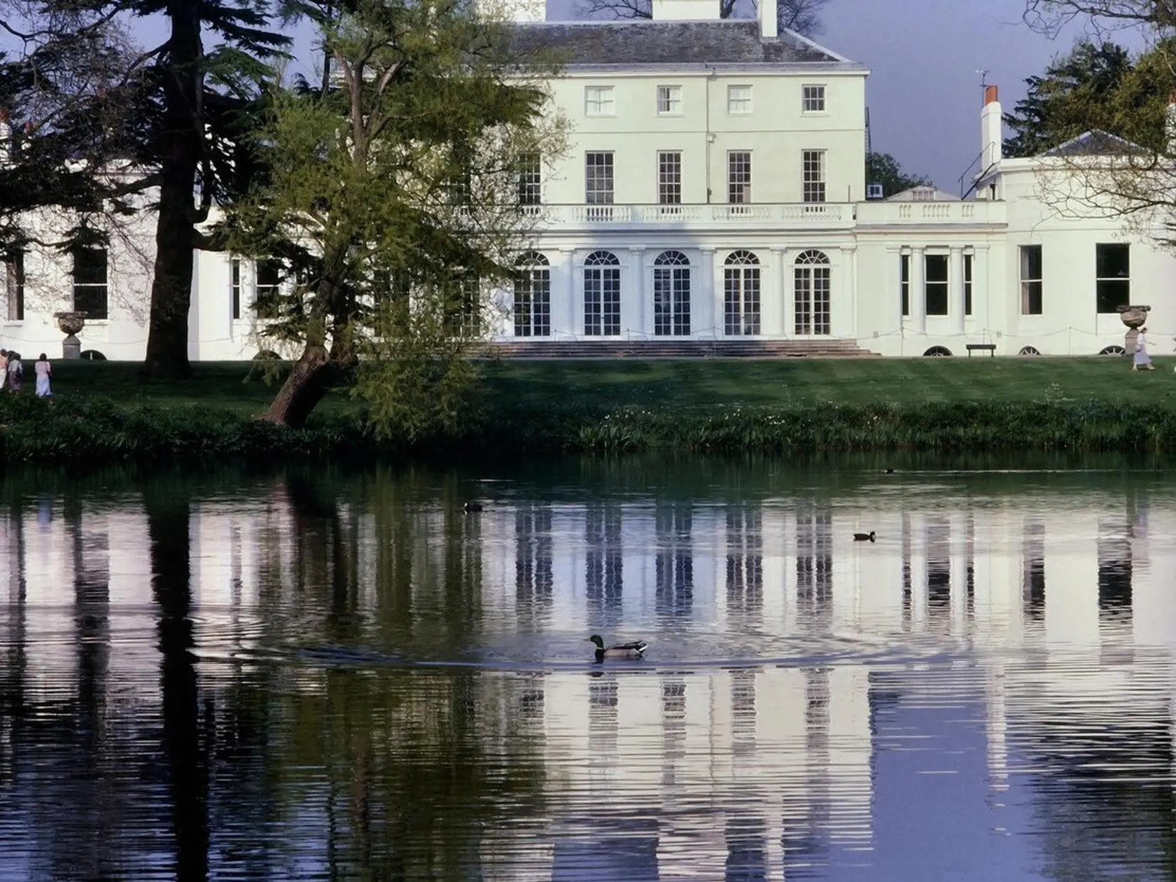 Keď sa Harry a Meghan odsťahovali do zámoria, Frogmore Cottage privítala nových obyvateľov, a to princeznú Eugéniu s manželom Jackom Brooksbankom.