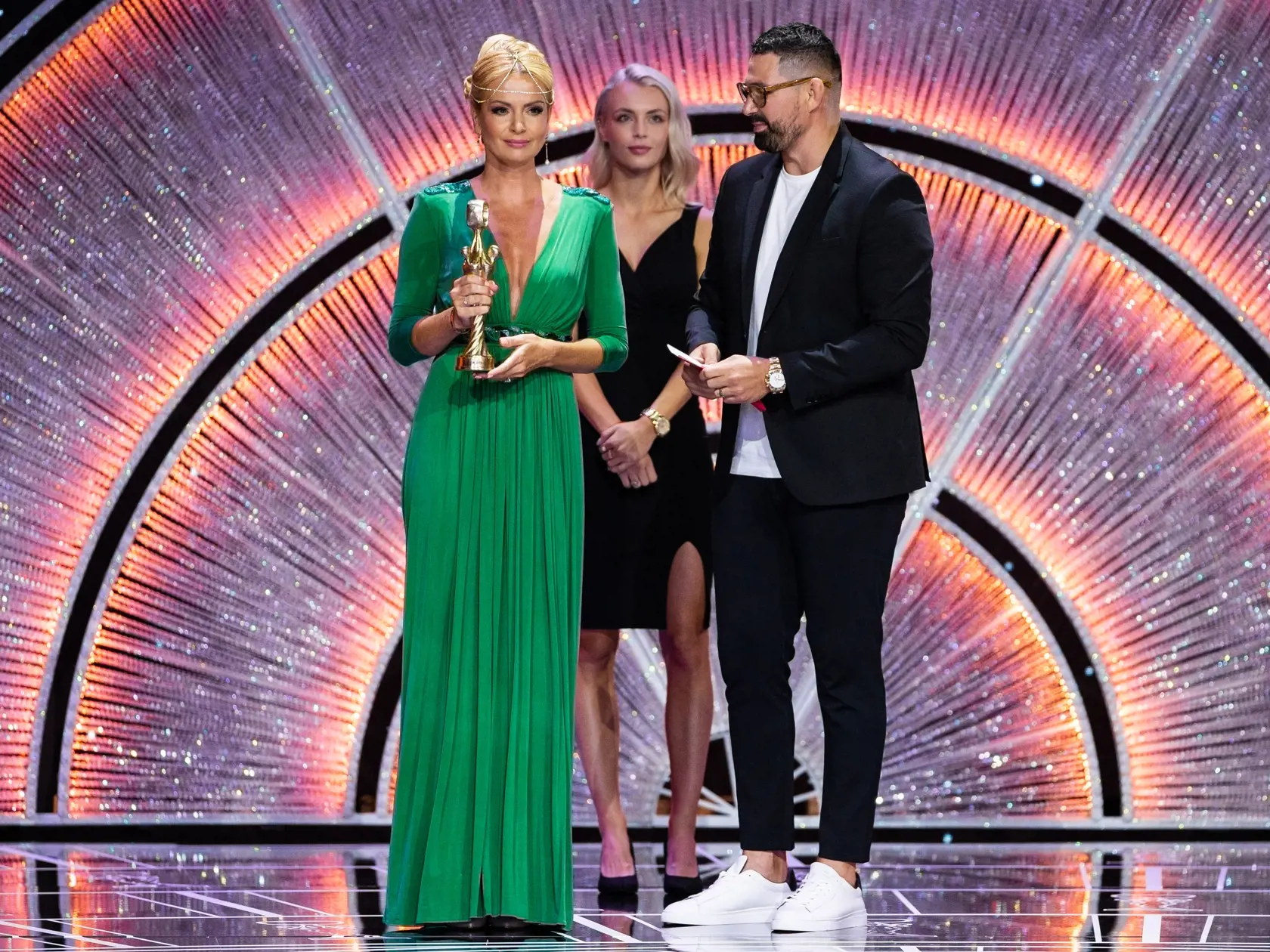 Slávnostný galavečer ankety Osobnosť televíznej obrazovky "OTO" za rok 2019 v novej budove Slovenského národného divadla v Bratislave. Na snímke Attila Végh a Marianna Ďurianová.