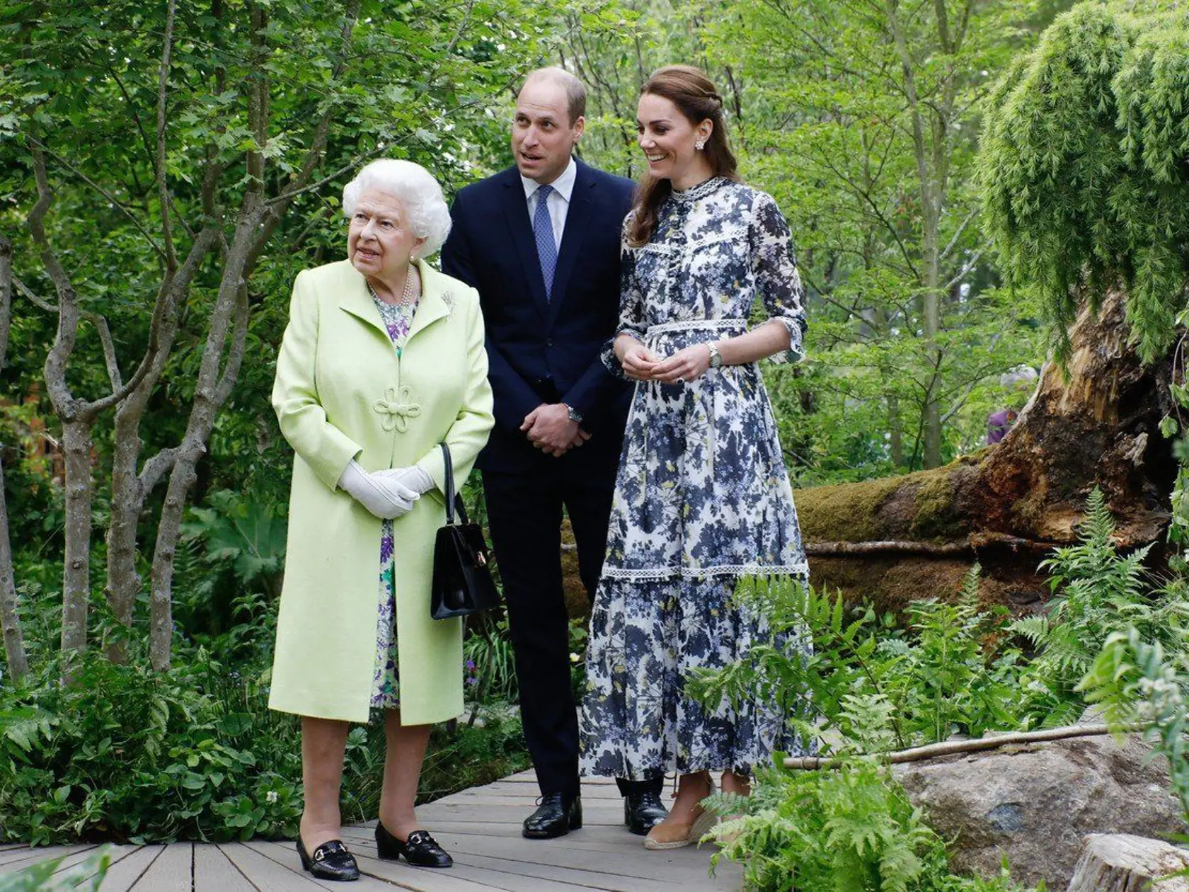 Kráľovná Alžbeta II., princ William, vojvodkyňa Kate