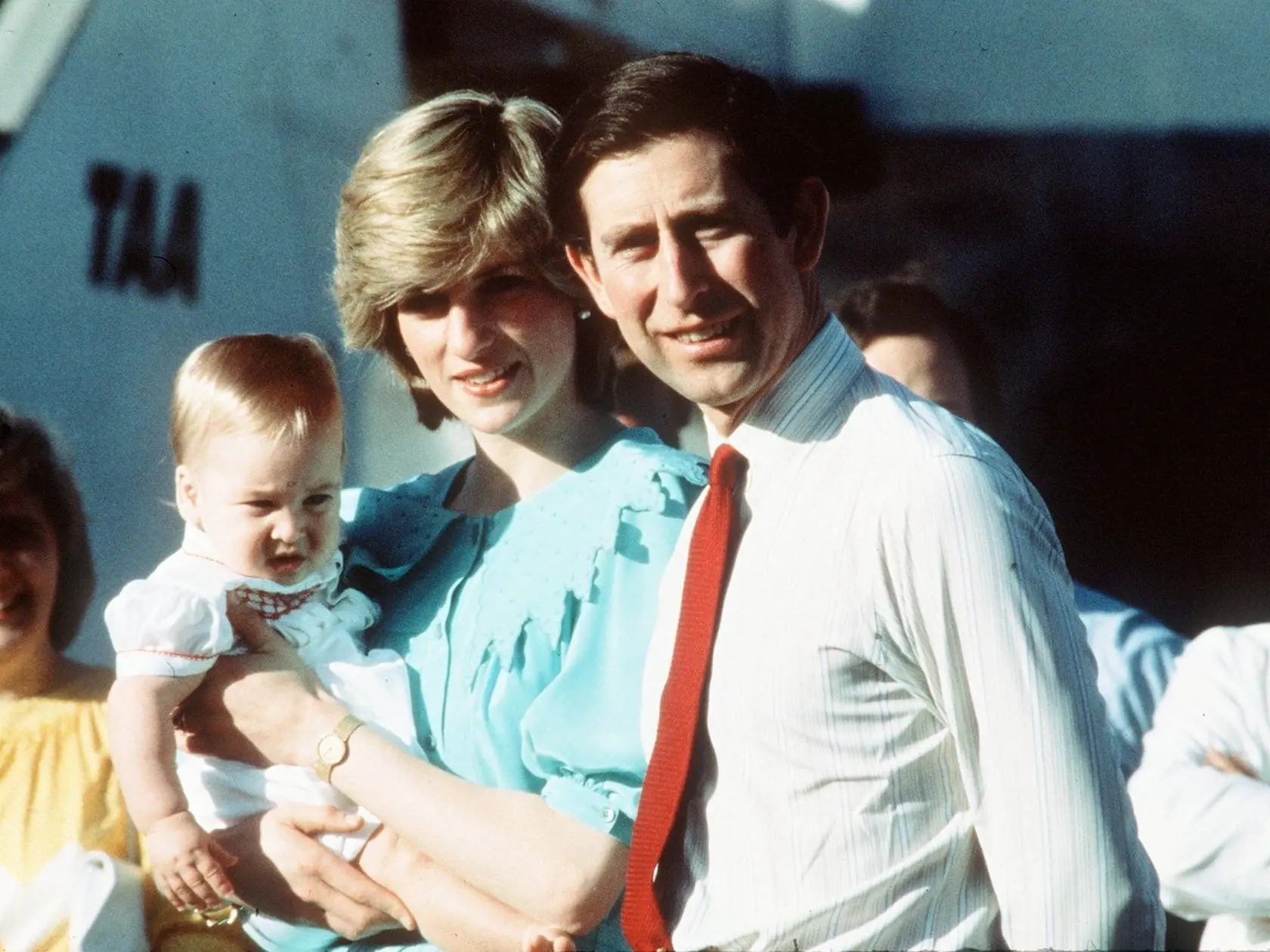 1983: Aj princ Charles a Diana absolvovali so synom  Williamom kráľovské turné.