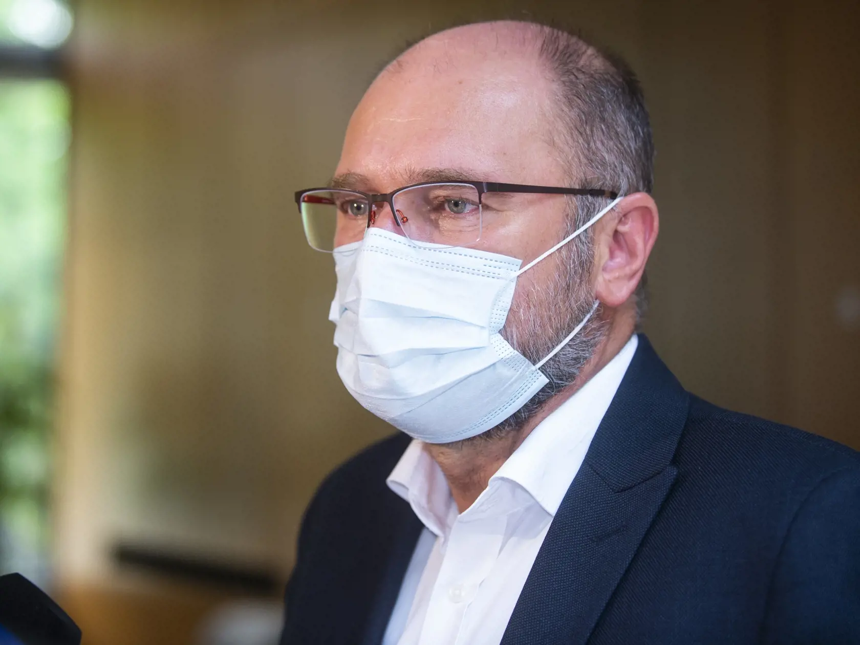 Na snímke podpredseda vlády a minister hospodárstva SR Richard Sulík (SaS) odpovedá na otázky novinárov pred 22. rokovaním vlády SR v Bratislave v stredu 14. júla 2021.