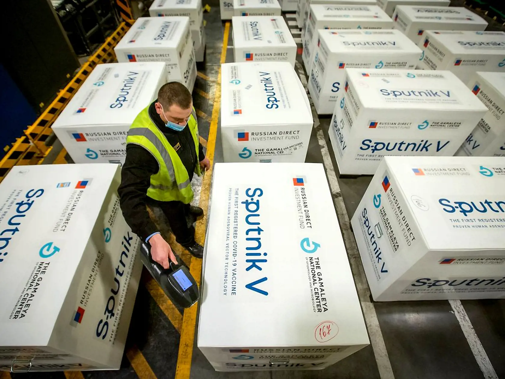 Sputnik je už realitou v desiatkach krajín sveta. Väčšina štátov EÚ však stále váha.