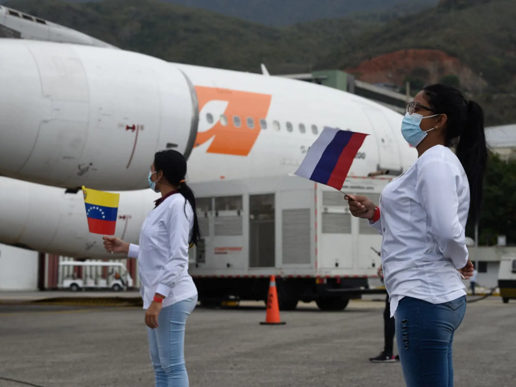 First Batch Of Sputnik V Vaccines Arrives To Venezuela