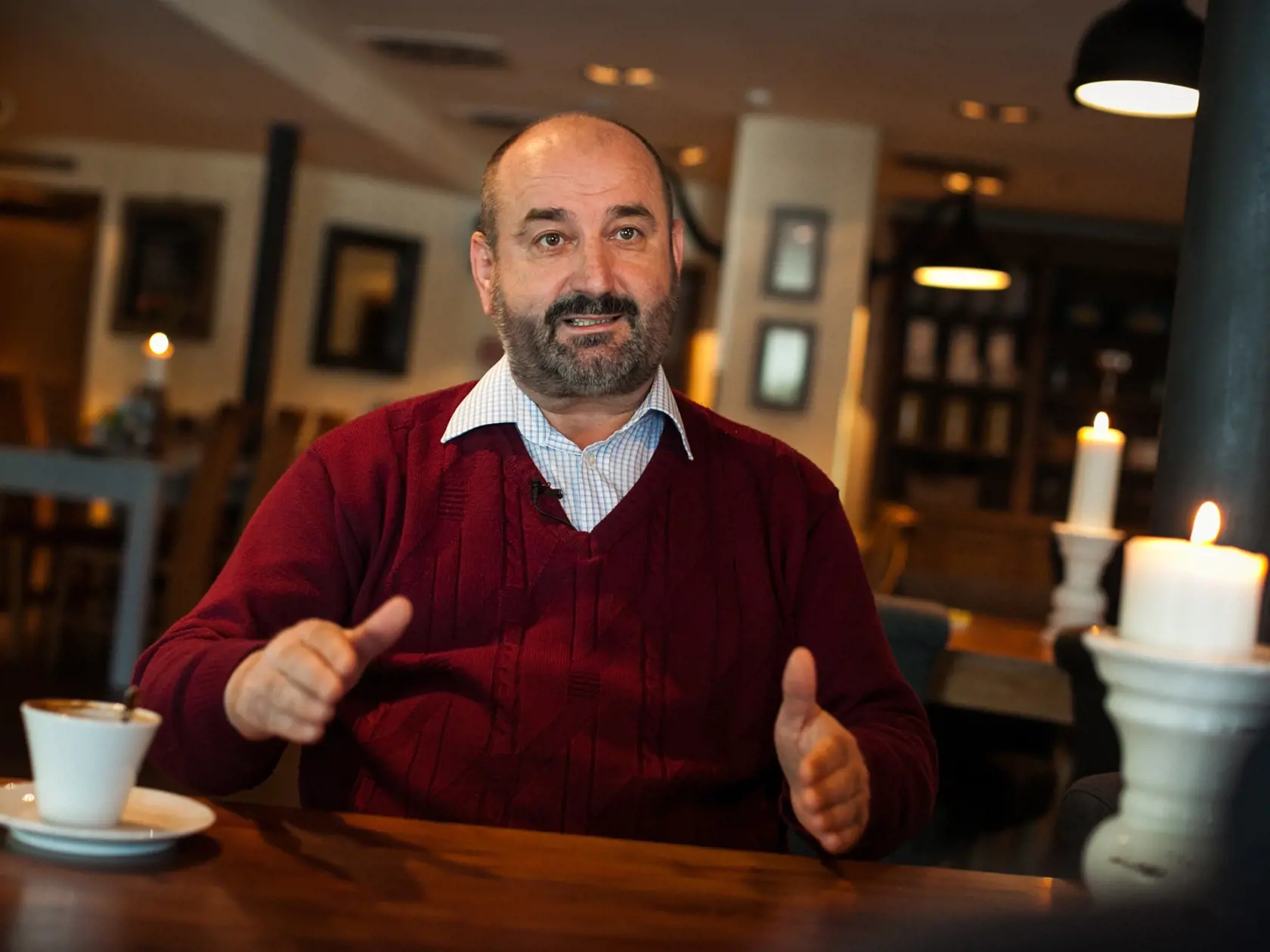 Peter Švec, známy bezpečnostný analytik a slovenský pilot, zomrel na ochorenie Covid-19.