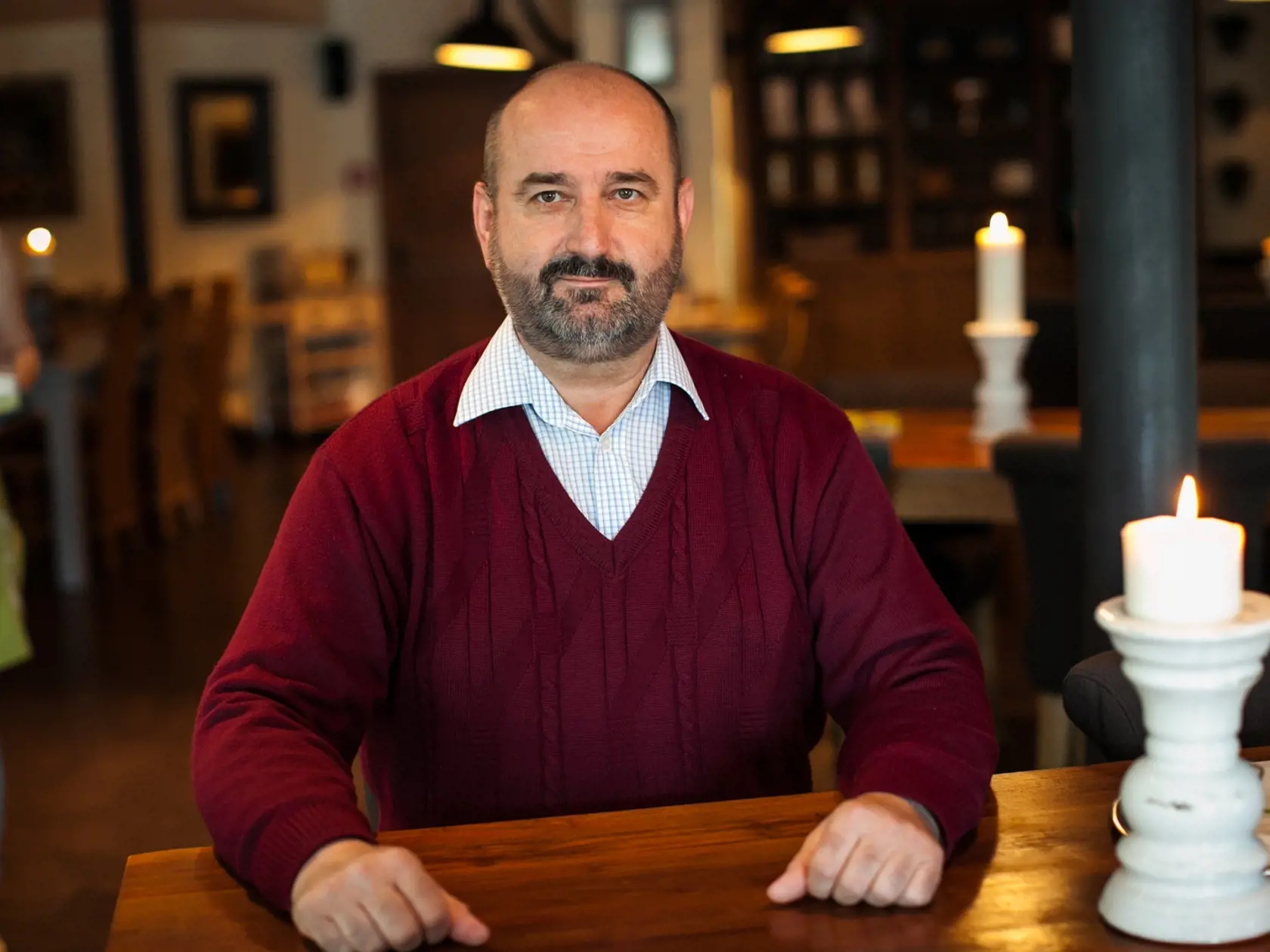 Peter Švec, známy bezpečnostný analytik a slovenský pilot, zomrel na ochorenie Covid-19.