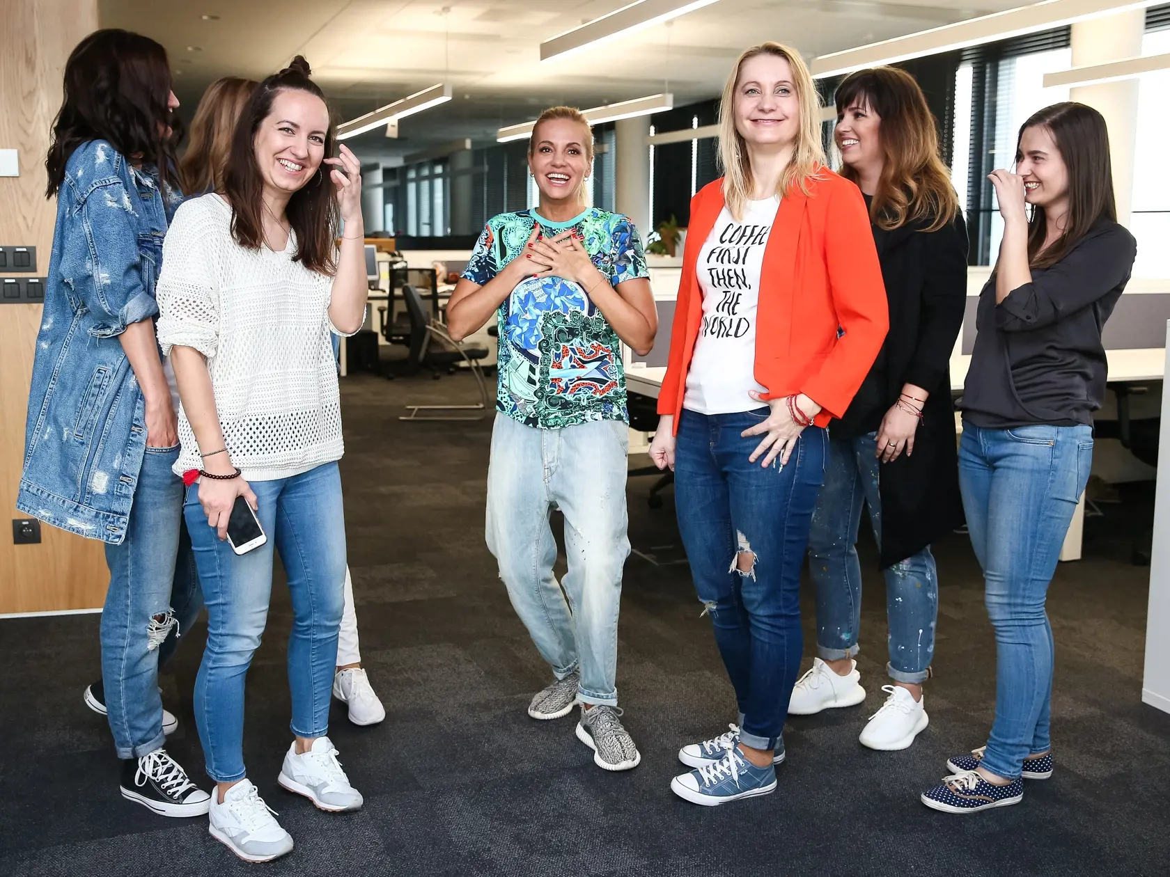 Dara Rolins na navsteve v mesacniku Emma v budove vydavatelstva news and media holding v ruzinove