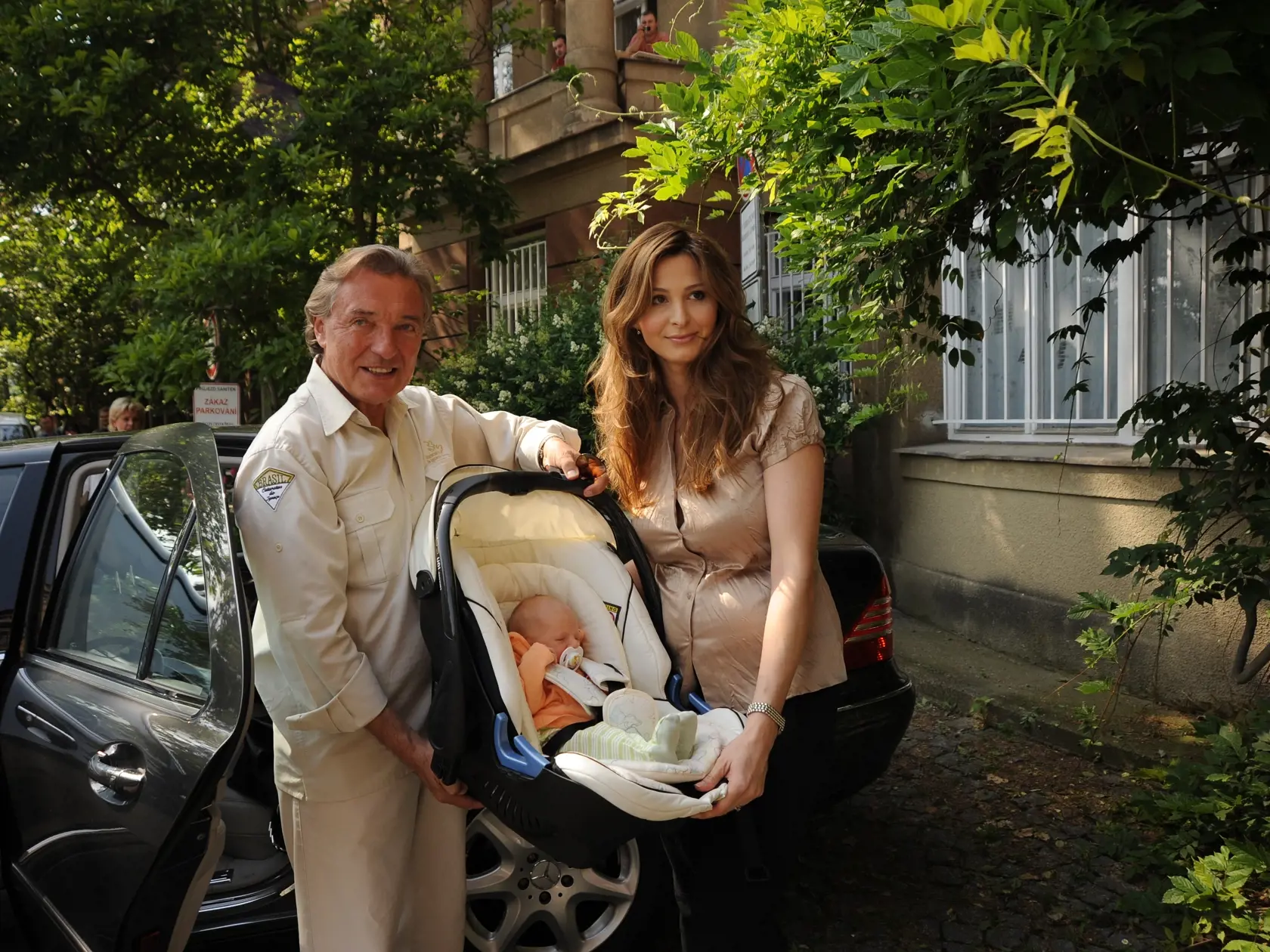 Gott-narodenie dcery;Karel Gott, narodenie dcery, dcera, Nelly Sofia Gottova;2.6.2008;foto: Feureislova Michaela