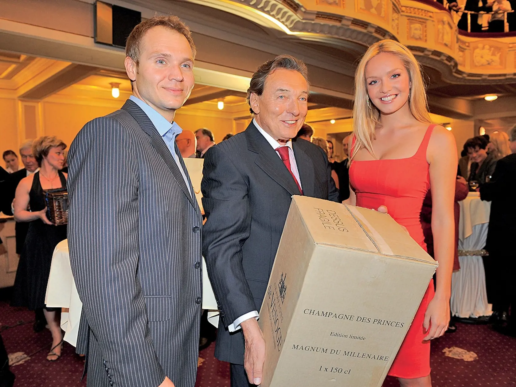 Karel Gott, oslava, párty, 70. narodeniny, hostia, hotel Ambassador, Praha, Táňa Kuchařová, Miss World 2006, partner
foto: Michaela Feuereislová
uverejnené: Šarm 30/2009
pôvodný súbor:DSC_0887.eps