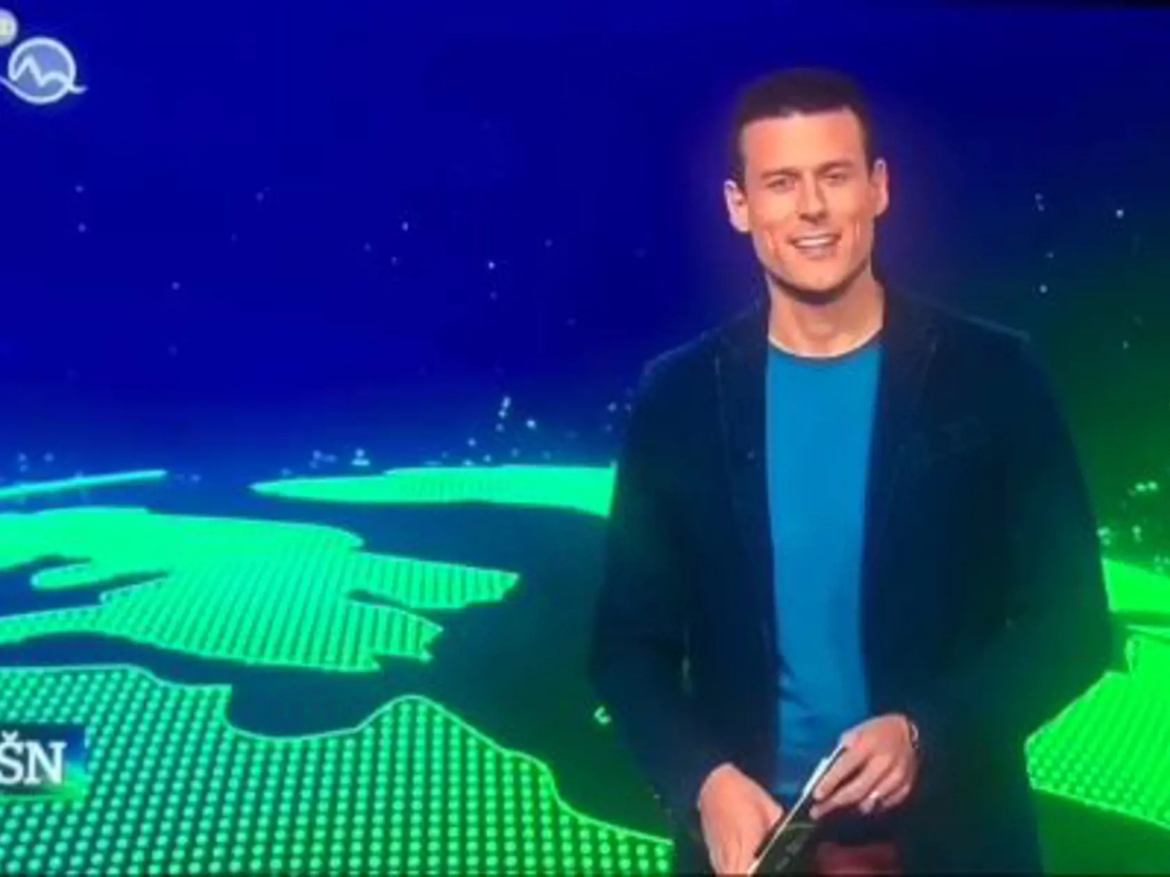 Moderátor Peter Varinský sa bravúrne vynašiel.
