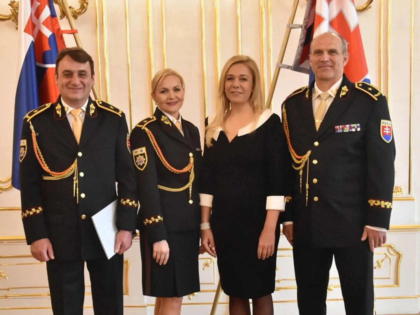Podľa exkluzívnych zistení denníka Plus JEDEN DEŇ bude novou policajnou prezidentkou Jana Maškarová, ktorá už v minulosti pracovala ako policajná viceprezidentka. Počas vlád Igora Matoviča a Eduarda Hegera sa jej meno spomínalo vo viacerých kauzách a dokonca bola vypovedať na NAKA v kauze Očistec. Do úradu by mala nastúpiť už budúci pondelok.