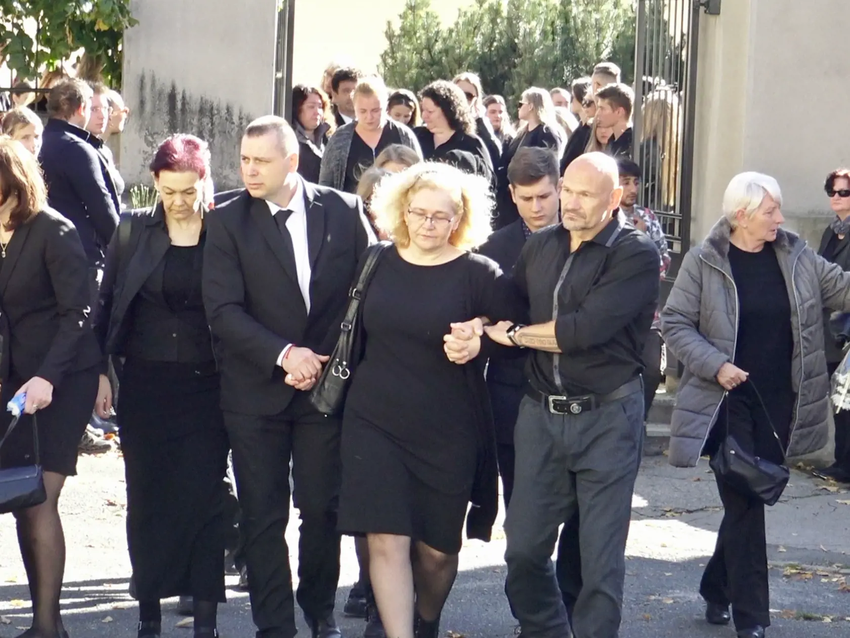 Žiaľ matky, ktorá musela pochovať svoje životaschopné a zdravé dieťa, sa nedá opísať.