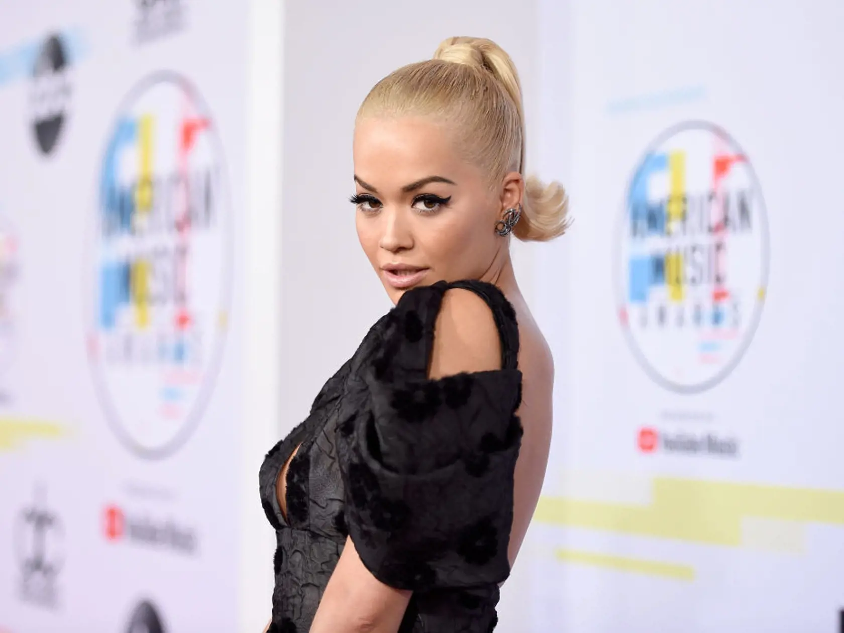 LOS ANGELES, CA - OCTOBER 09:  Rita Ora attends the 2018 American Music Awards at Microsoft Theater on October 9, 2018 in Los Angeles, California.  (Photo by Kevork Djansezian/Getty Images For dcp)
