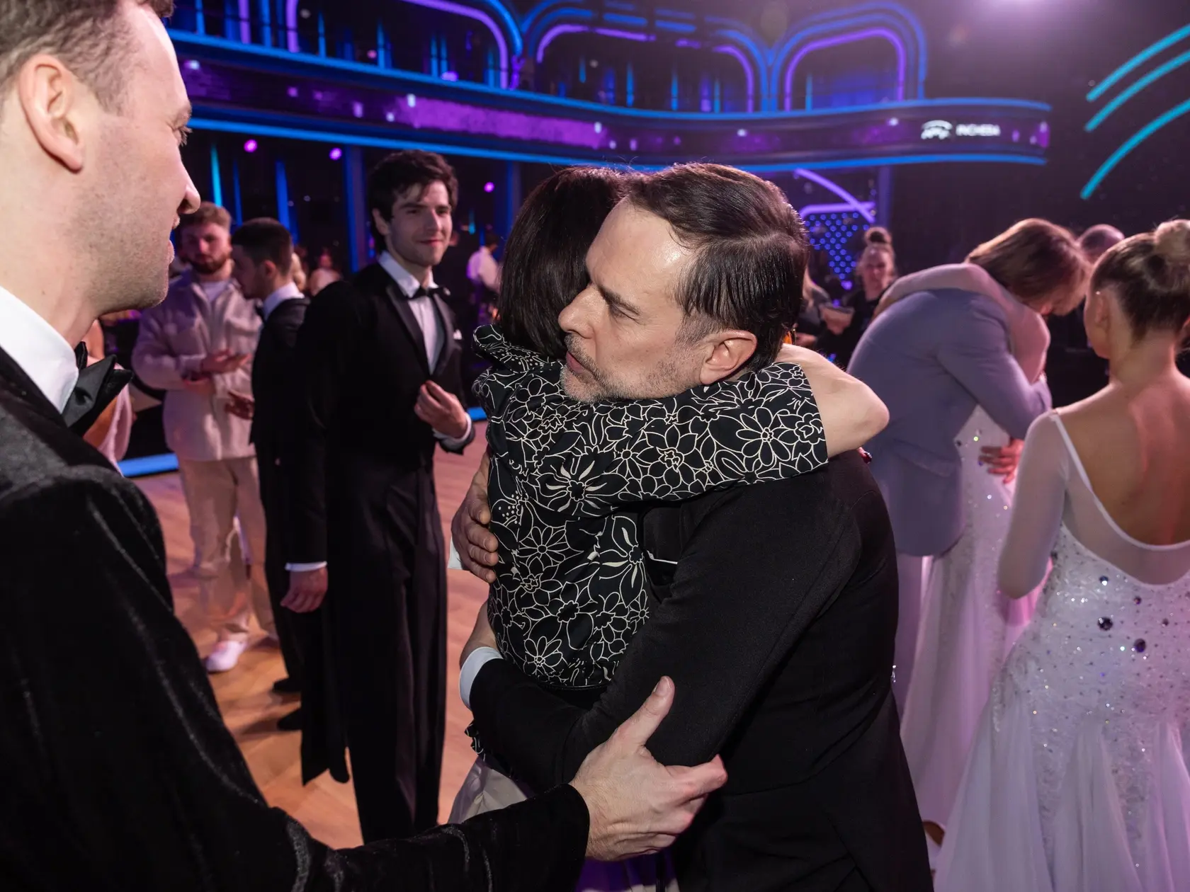 Juraj Kemka a Natália Glosíková vypadli v šiestom kole Let's dance 2025. Na snímke Juraj Kemka s manželkou Adriánou