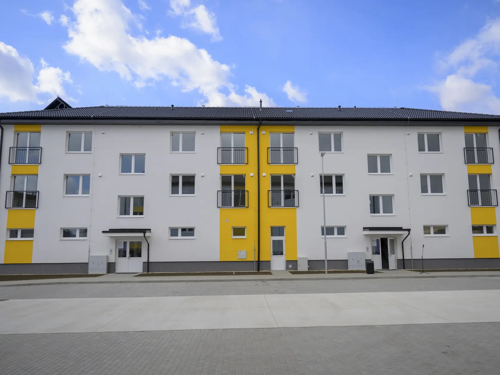 Na snímke budova nájomných bytov počas ich odovzdávania v Pečovskej Novej Vsi 17. marca 2025. FOTO TASR - Veronika Mihaliková
