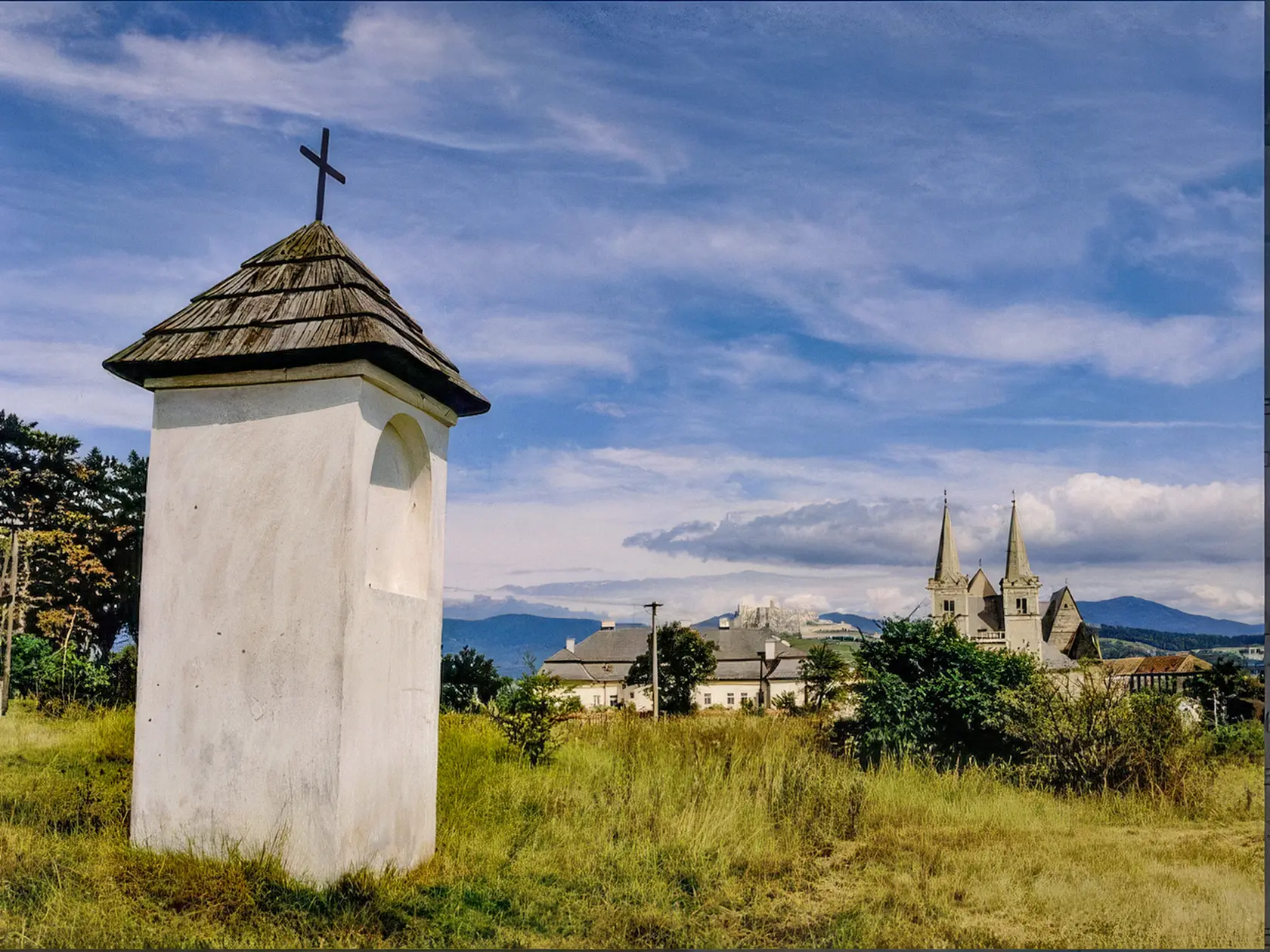 Najstaršia kalvária nazývaná aj Spišský Jeruzalem,  lebo osadením v krajine, architektonickými prvkami a symbolikou pripomína originálnu krížovú cestu v Jeruzaleme.