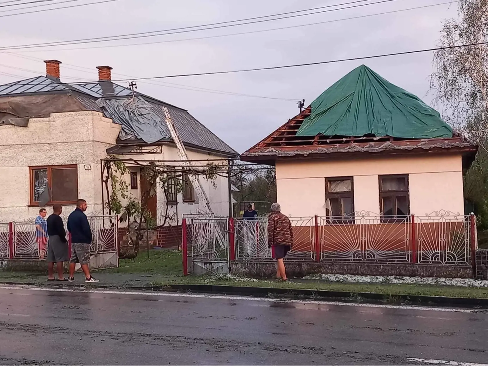Množstvo výjazdov v súvislosti s výčinmi počasia evidovali v podvečerných hodinách hasiči najmä v okresoch Michalovce a Sobrance.