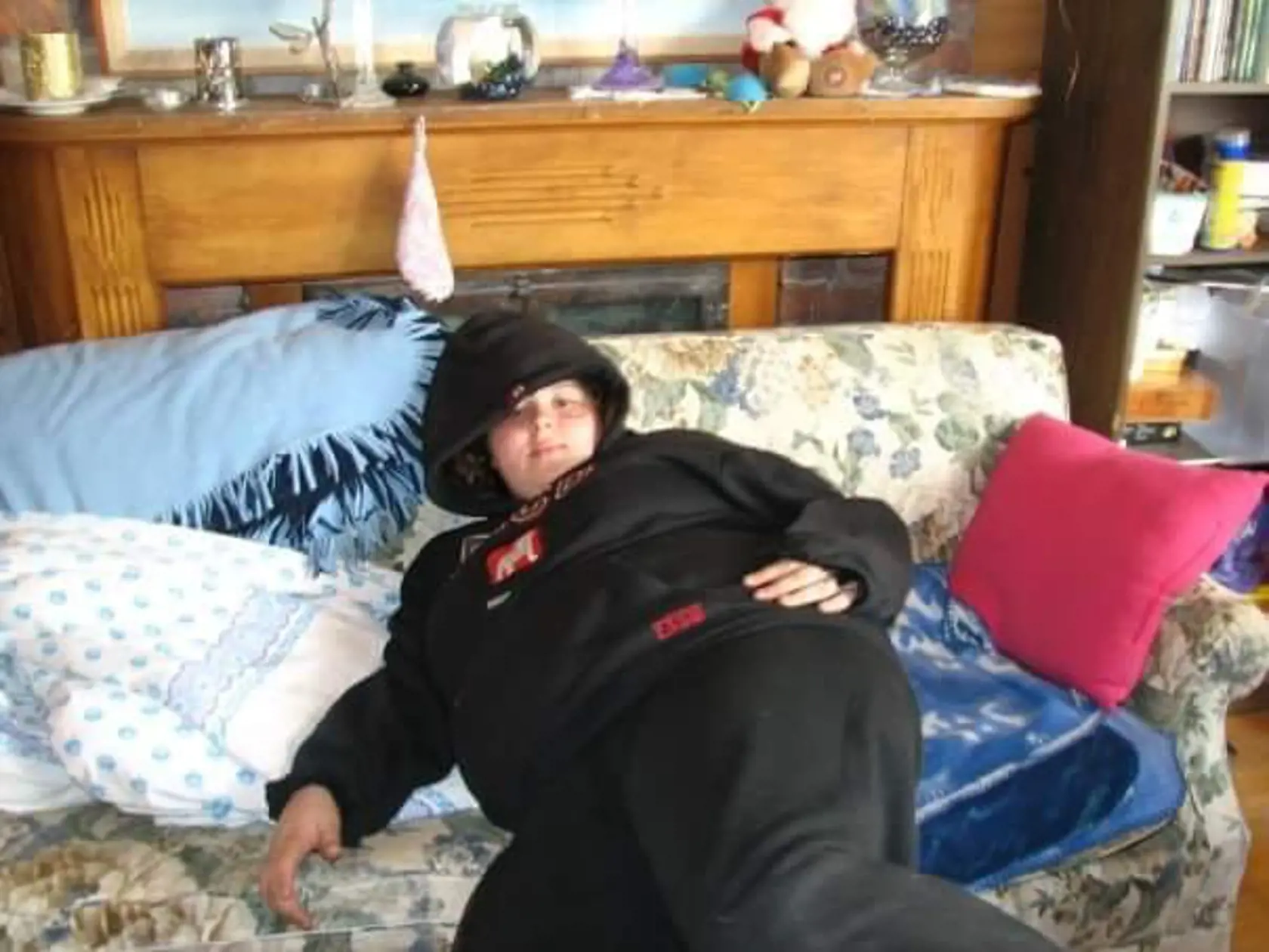 *** EXCLUSIVE - VIDEO AVAILABLE ***    UNSPECIFIED - UNDATED: Collect photo of Jewelz Mazzei at home wearing all black.    A PLUS-SIZE Model claims she has '99 problems, but being fat, ain't one.? Julianna Mazzei, AKA Jewelz is confident, humorous and sassy, and has no shame when it comes to posing with little clothing and talking to her thousands of social media followers about ?fat problems.? The 25-year-old from Toronto, Canada told Barcroft TV: ?I feel sexy in my body and I feel like everybo