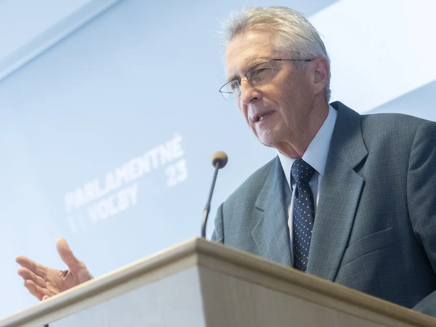 Na snímke minister vnútra SR Ivan Šimko počas tlačovej konferencie na tému "Parlamentné voľby 2023" 9. júna 2023 v Bratislave. Politické strany musia doručiť návrh kandidátnych listín do septembrových parlamentných volieb najneskôr do 2. júla 2023. FOTO TASR - Martin Baumann