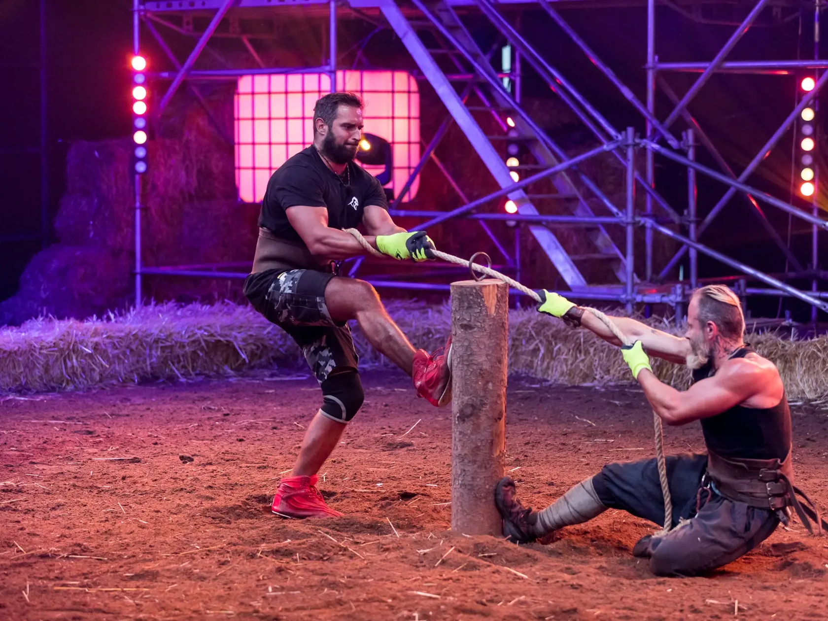Duely na Farme sú často veľmi náročné a neraz končia aj zranením.