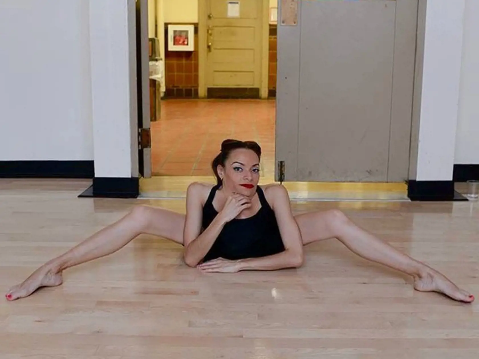 https://app.asana.com/0/32923395333443/660610802198269/f Tiffany Geigel has a rare bone disorder and is now a professional dancer CR: Sophie Klafter
