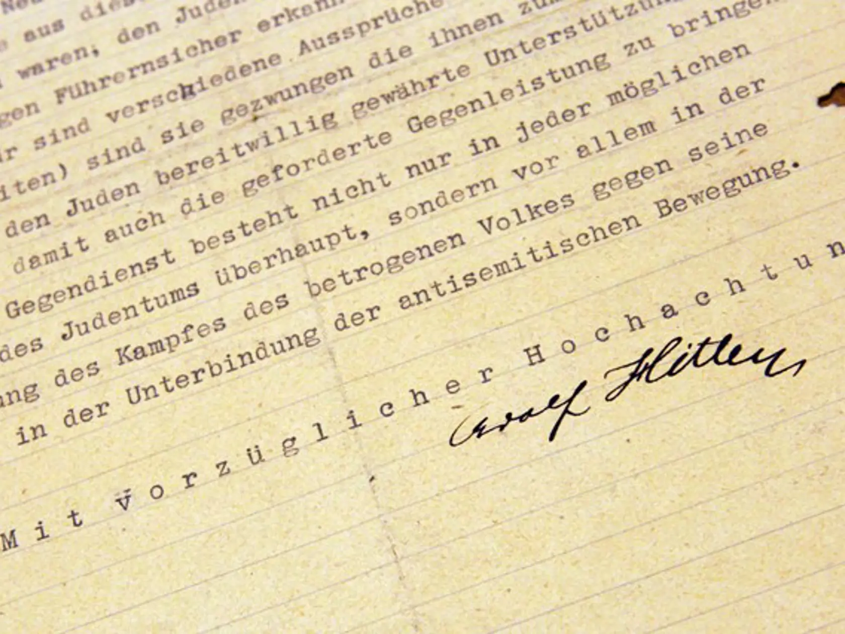 Podpísaný, Adolf Hitler.