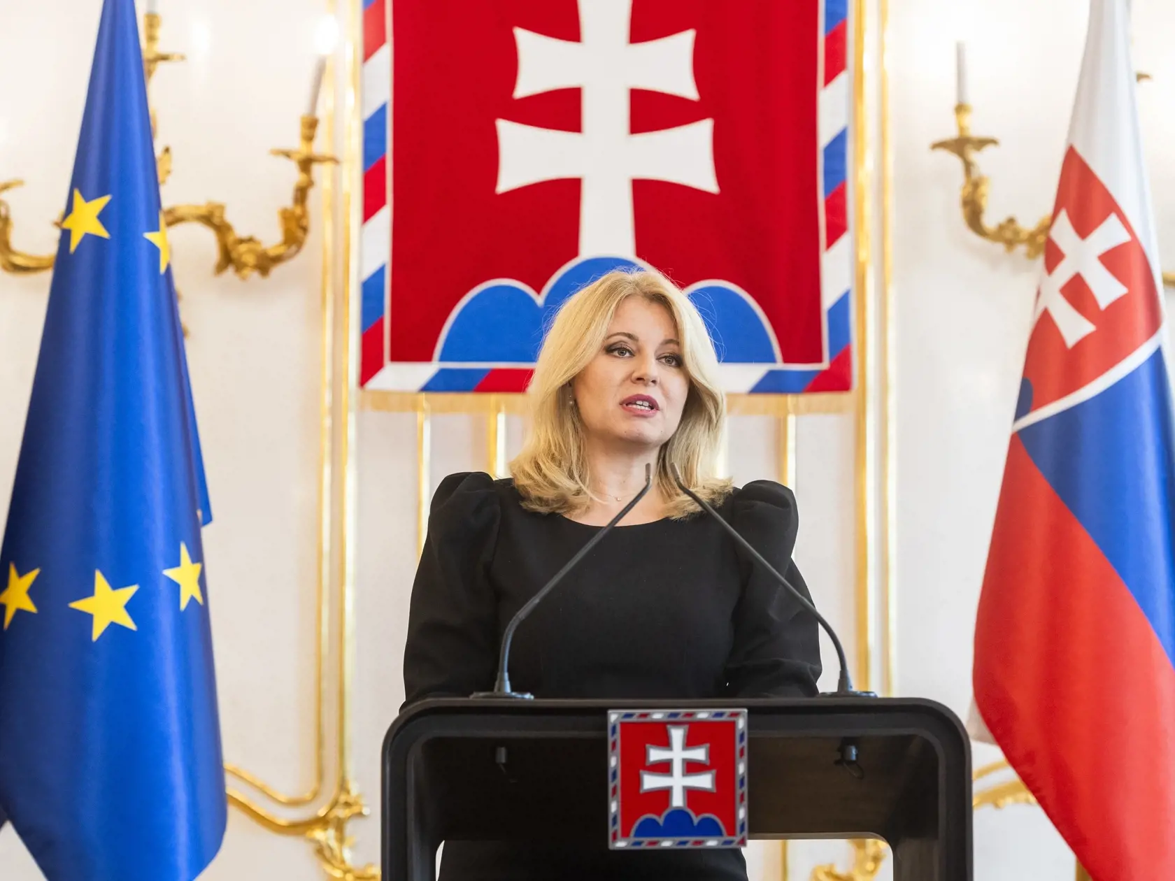 A 19. júla prezidentka Zuzana Čaputová odobrala Ivanovi Šimkovi poverenie viesť rezort vnútra. Dočasným riadením ministerstva poverila premiéra Ľudovíta Ódora. FOTO TASR - Jaroslav Novák