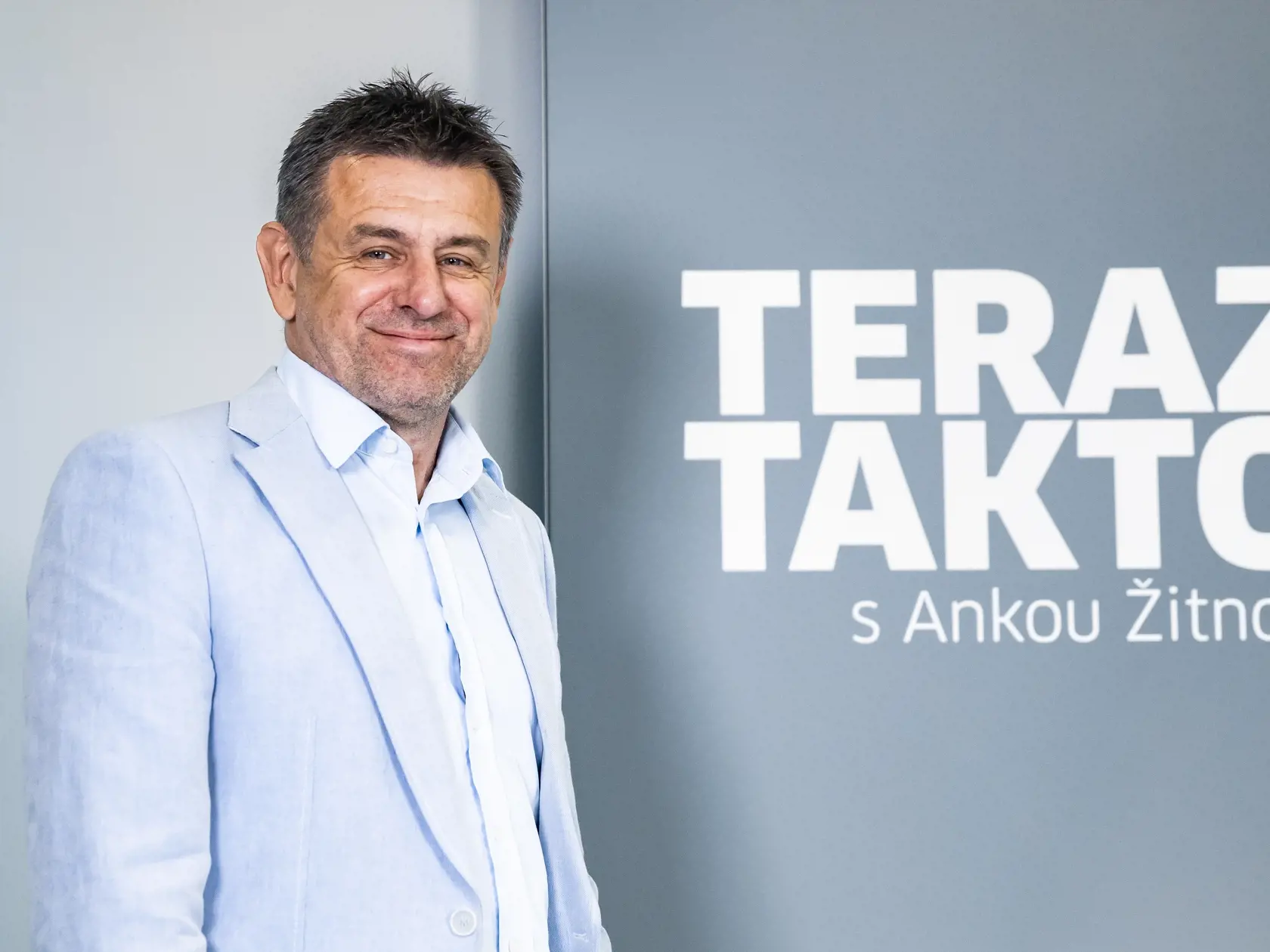 Diskusná relácia “Teraz Takto”, ktorej hosťom bol László Sólymos. Kritizoval exmnistra Budaja.