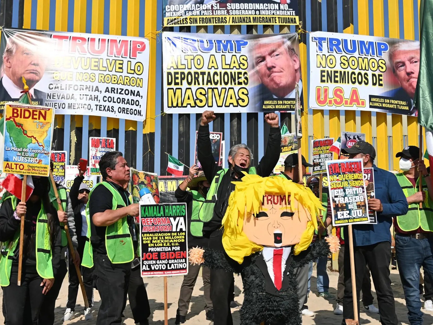 Nie každý má z Trumpovho nástupu do úradu radosť. Na snímke protest migrantov na hranici Mexika a USA 19. januára 2025.