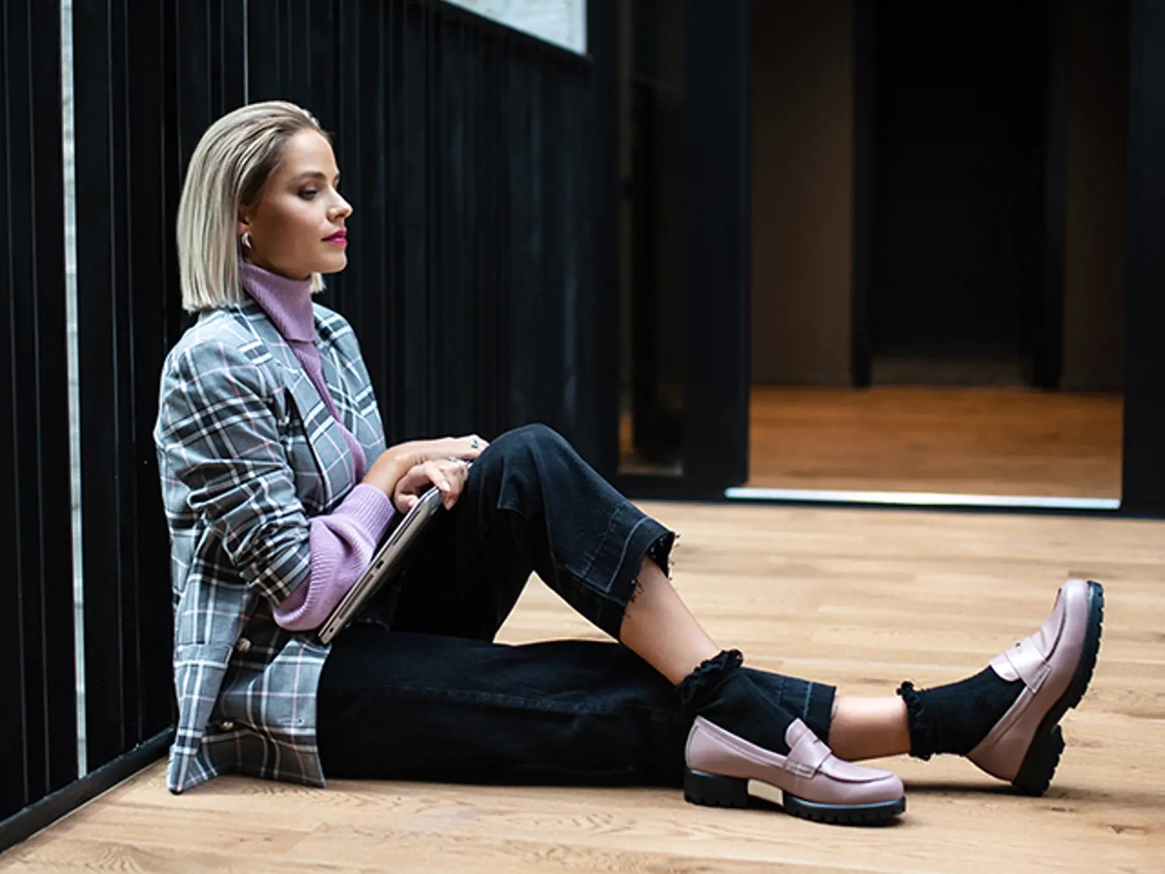 Krásna Ivana Gáborík s topánkami od značky ECCO.
