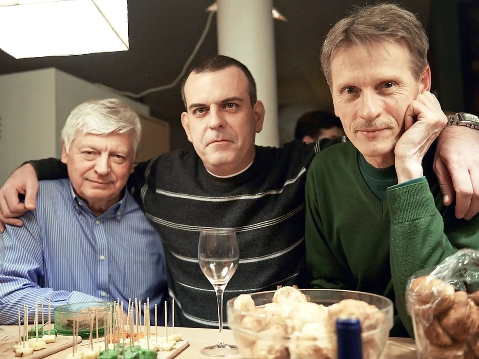 Traja textári a básnici: vľavo Ľuboš Zeman, vpravo Paľo Jursa.