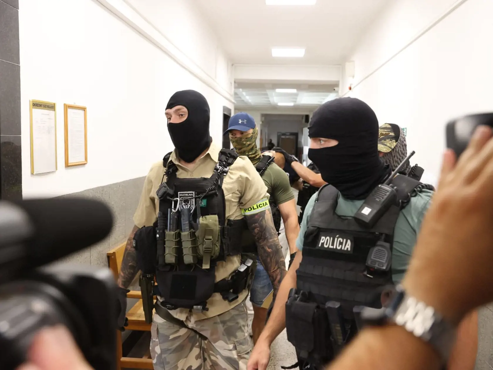 Obvinenej trojici sa to ale nepozdávalo, podali proti rozhodnutiu súdu sťažnosť.
