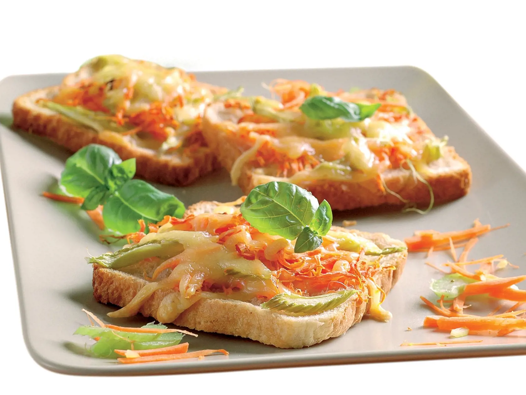 Zeleninový toast, recept, mrkva, zeler, syr, bazalka
Foto: Peter Záhradník
Uverejnené: Báječná Žena č. 5/09 
pôvodný súbor:zeleninovy toust.eps