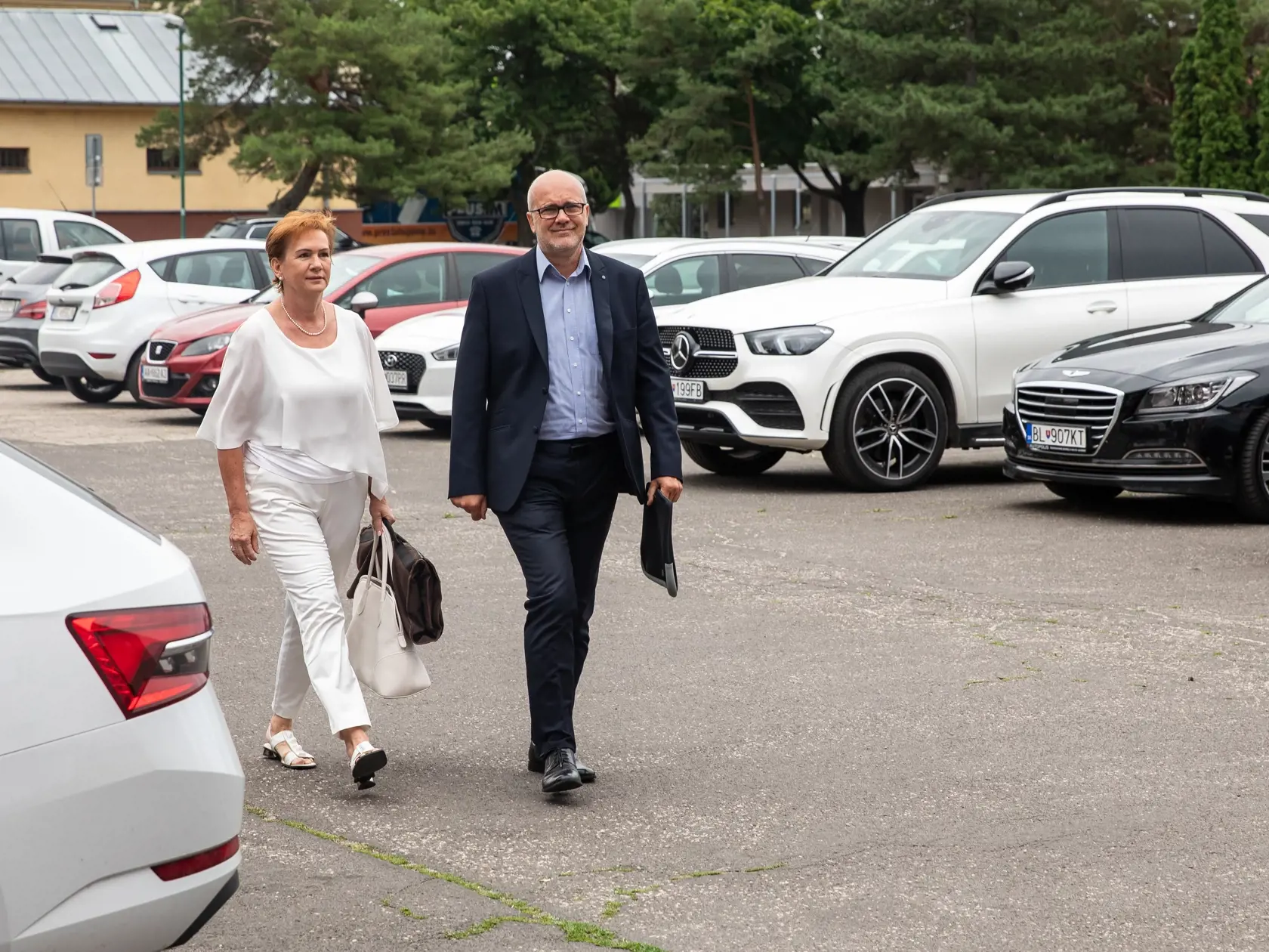 Bývalý dekan Prírodovedeckej fakulty UK, ktorého pristihli pri preberaní 20-tisícového úplatku na Špecializovanom trestnom súde. Milan Trizna z Pezinku odišiel so štvorročnou podmienkou a peňažným trestom vo výške 8000€.