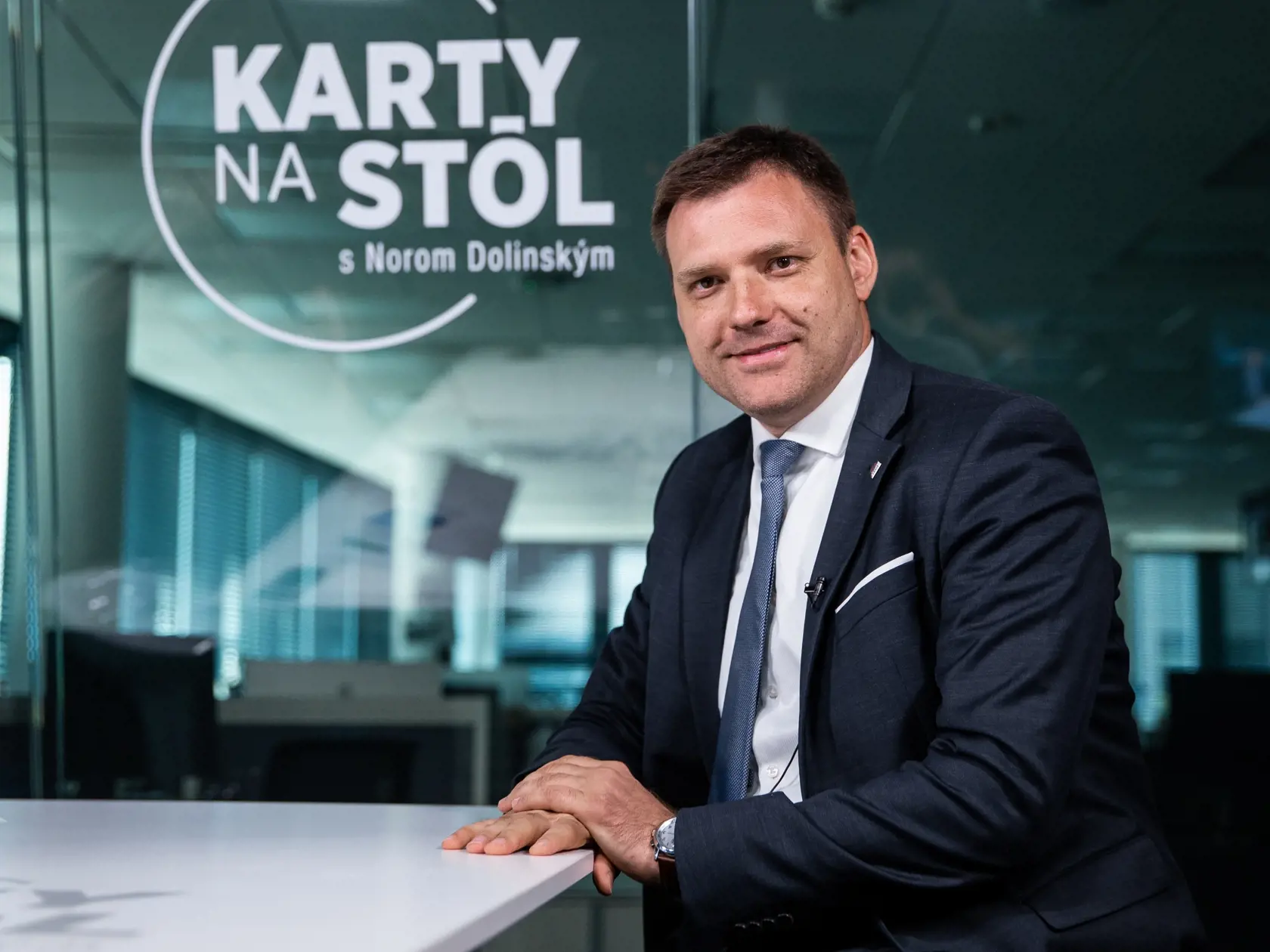 Sulík o Tarabovi: „Nechal sa počuť, že som sa s ním stretol. Nie je to pravda. Povedal, že som volal aj s Mazurekom. Ja na neho ani číslo nemám. S Mazurekom som sa nikdy nikde okrem parlamentných schôdzí nebavil.“ Sulíka vraj ale úplne dostal šéf poslaneckého klubu OĽANO Michal Šipoš, ktorý vraj varoval SaS, aby nehlasovala s fašistami: „Tento pán, ktorý hlasoval s fašistami o prelomení veta prezidentky nás ide varovať? To sú demagogické reči.“