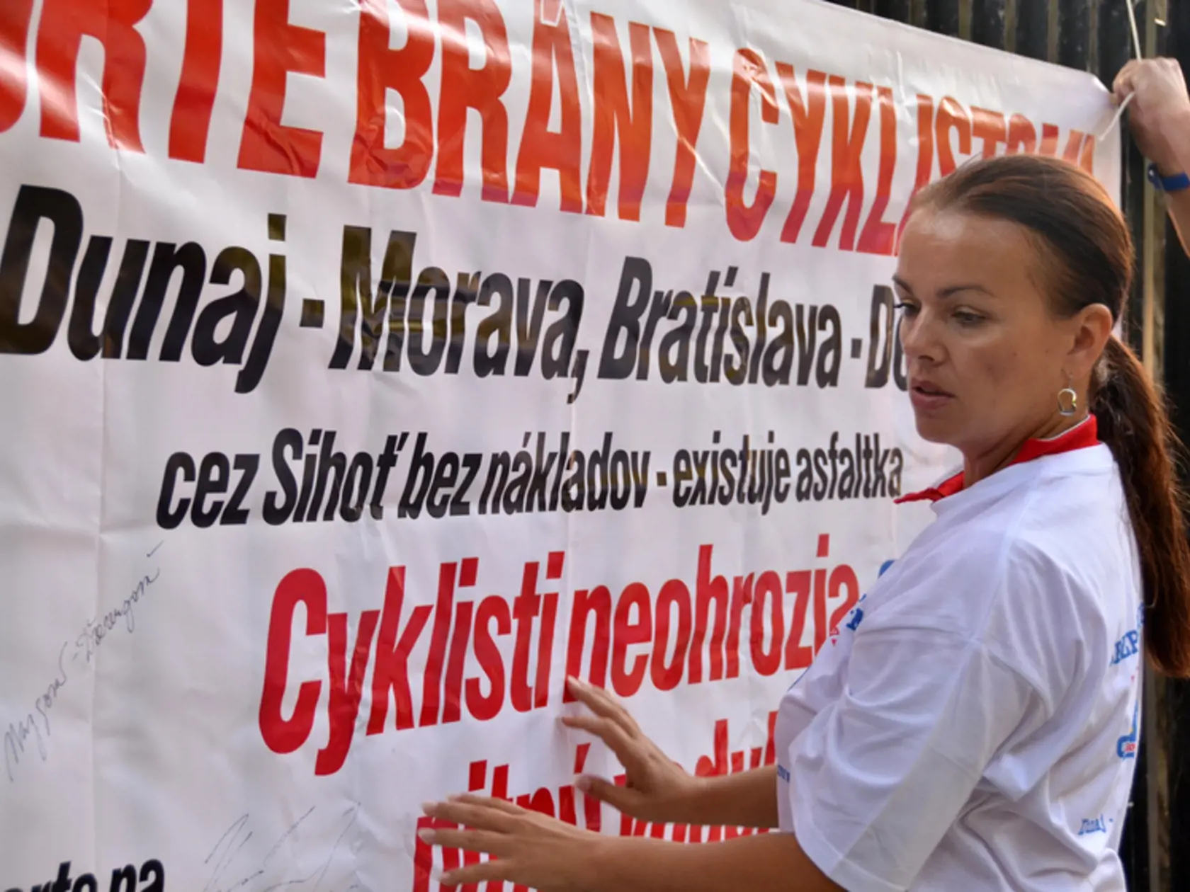Svojimi podpismi chcú dosiahnuť otvorenie bezpečnej cyklotrasy.