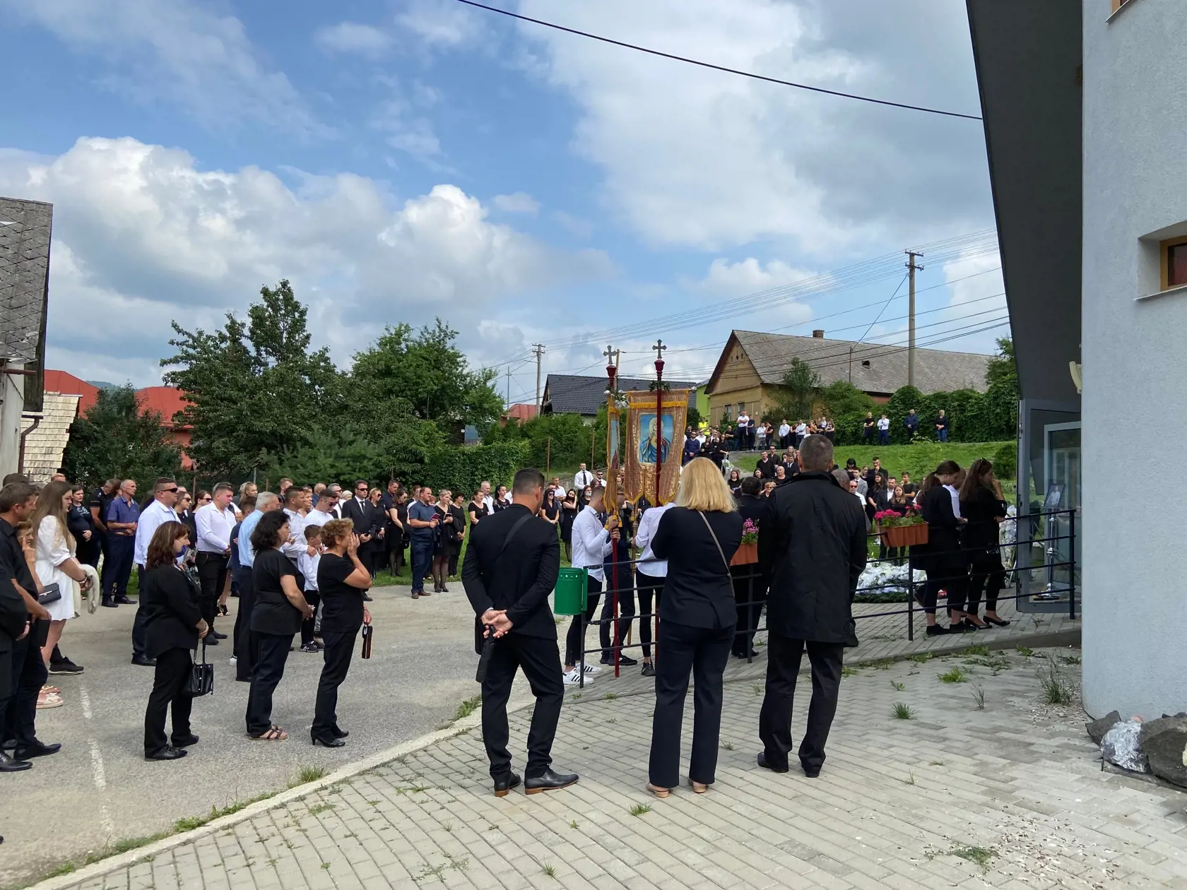 Pohreb začal v Dome smútku v Čirči.