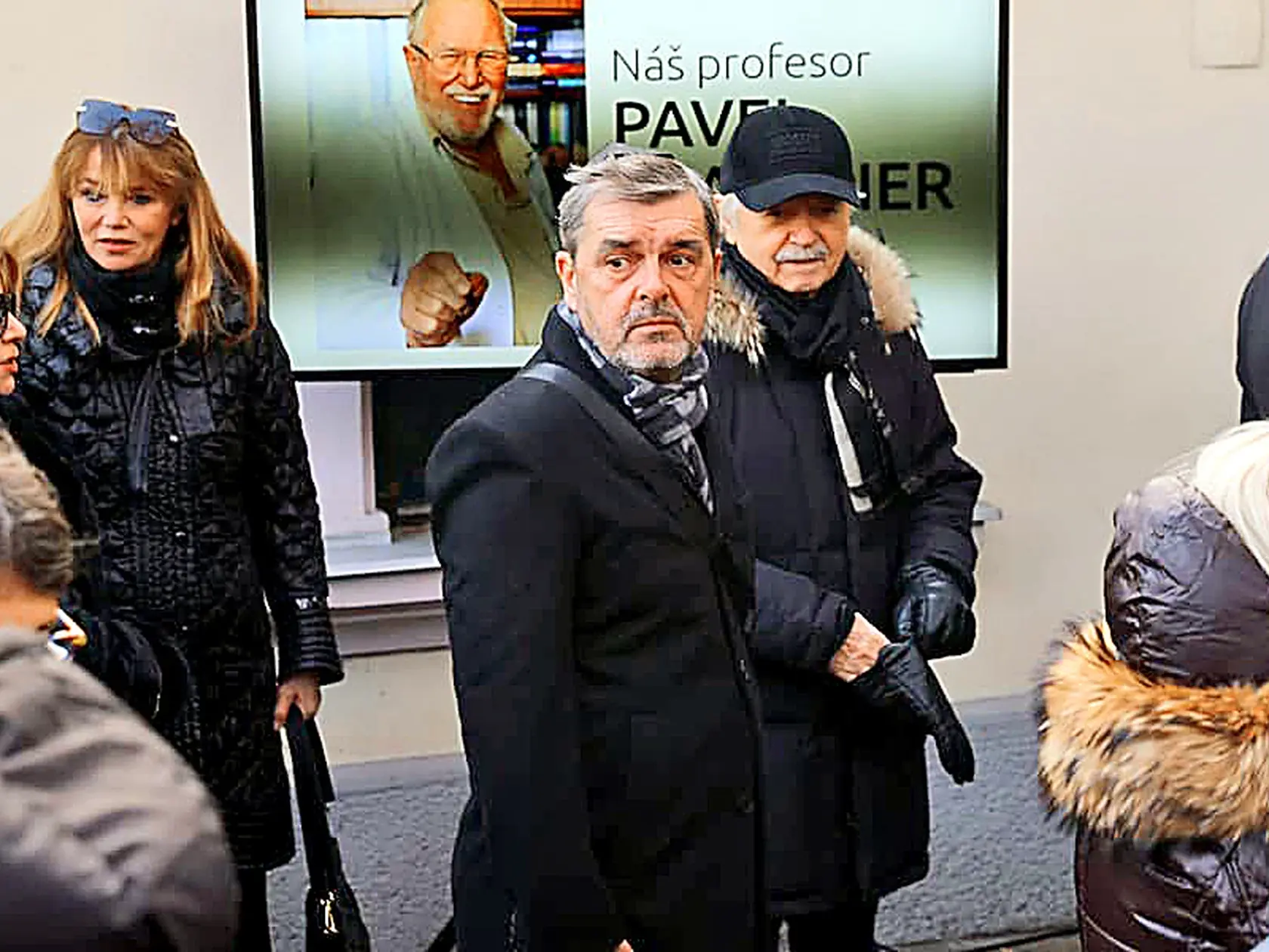 Ukázal sa aj herec Peter Kočiš.
