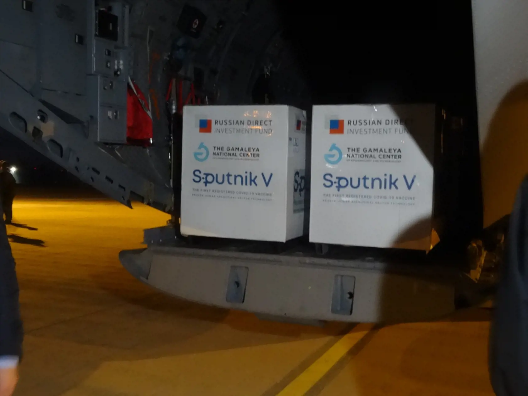 Na Slovensko prišlo prvých 200-tisíc dávok ruskej vakcíny Sputnik V.